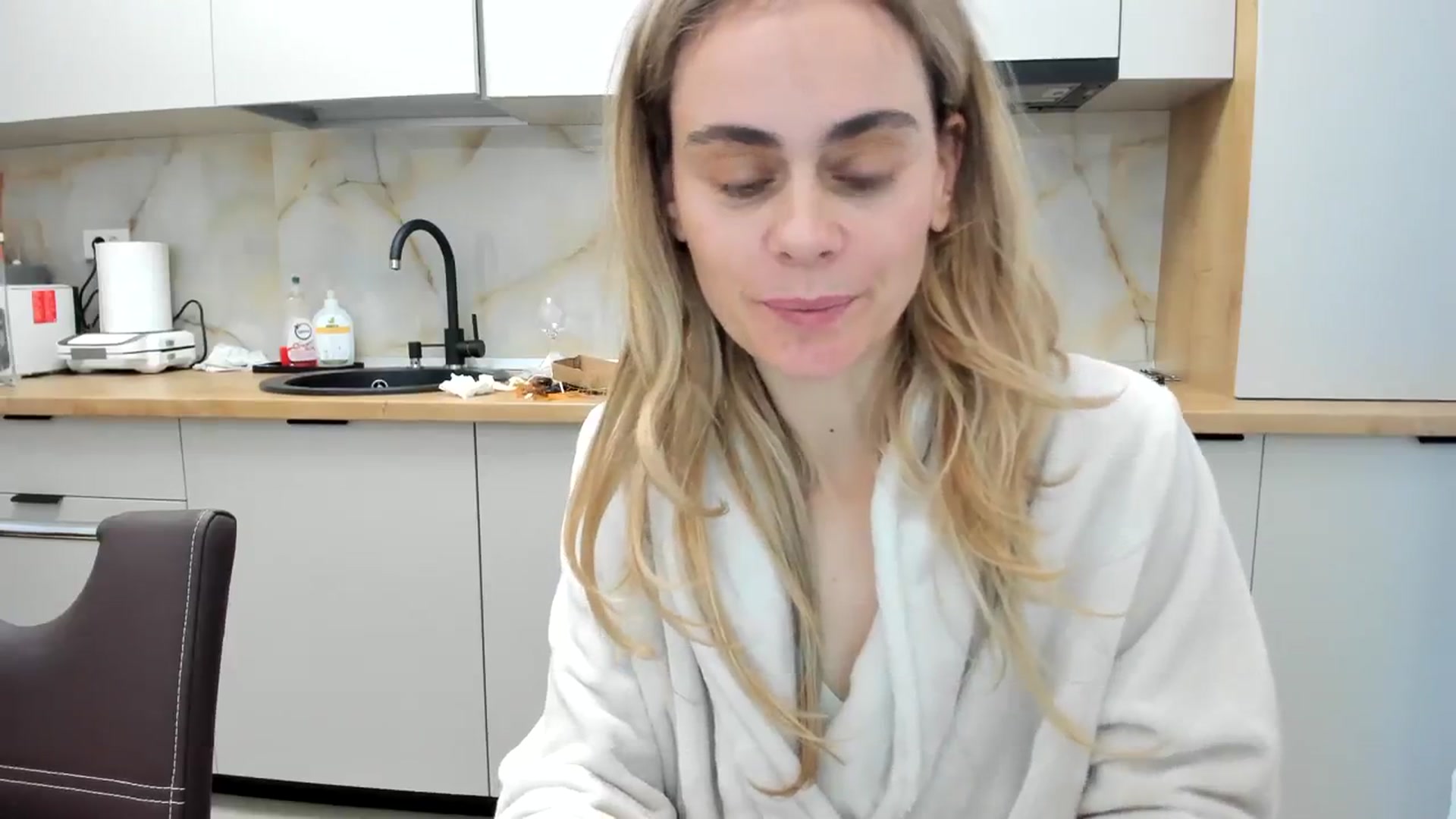 Gallery image thumbnail from DebbyPaige's myfreecams stream on, 12/05/2023, 14:38 image 13 of 20