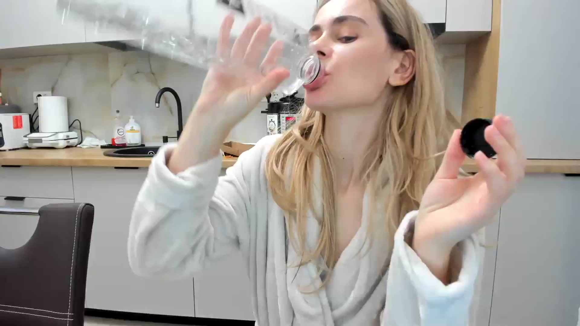 Gallery image thumbnail from DebbyPaige's myfreecams stream on, 12/05/2023, 14:38 image 20 of 20