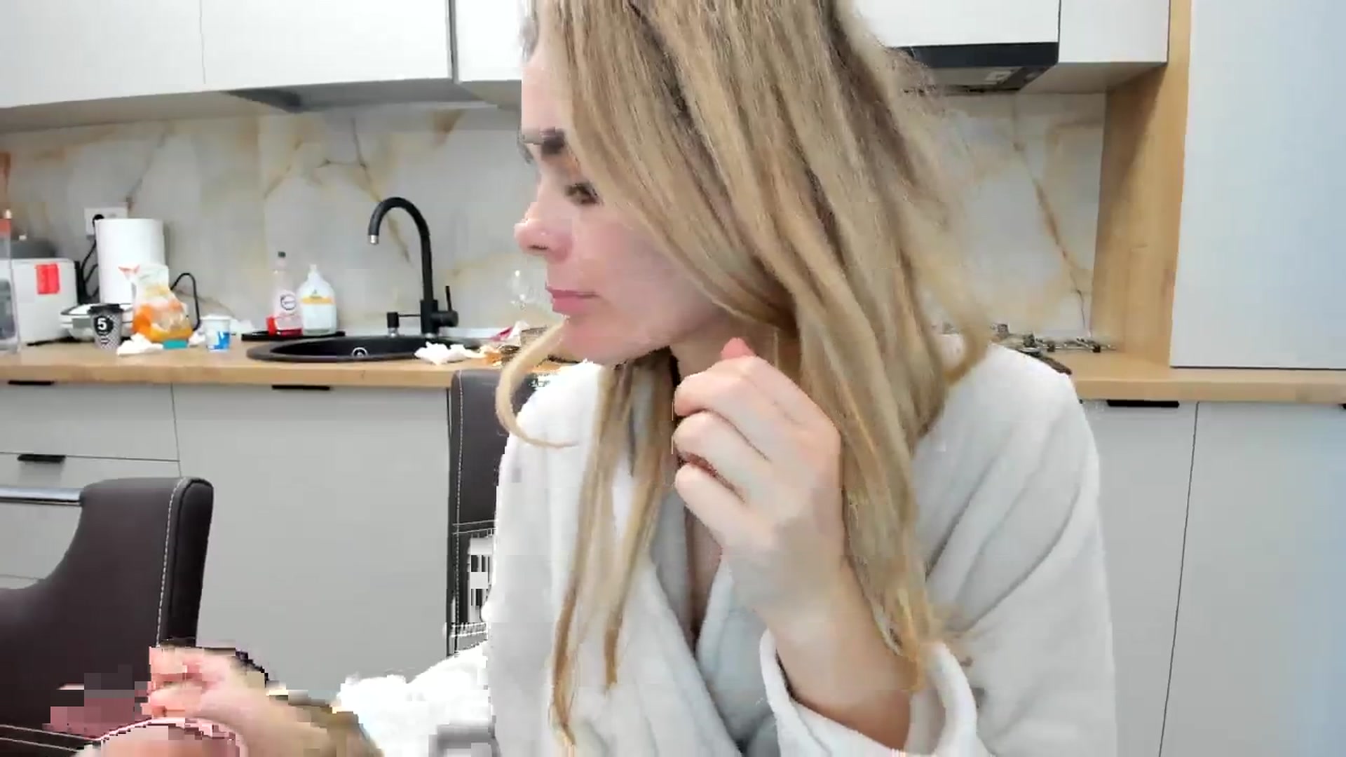 Gallery image thumbnail from DebbyPaige's myfreecams stream on, 12/05/2023, 14:38 image 3 of 20