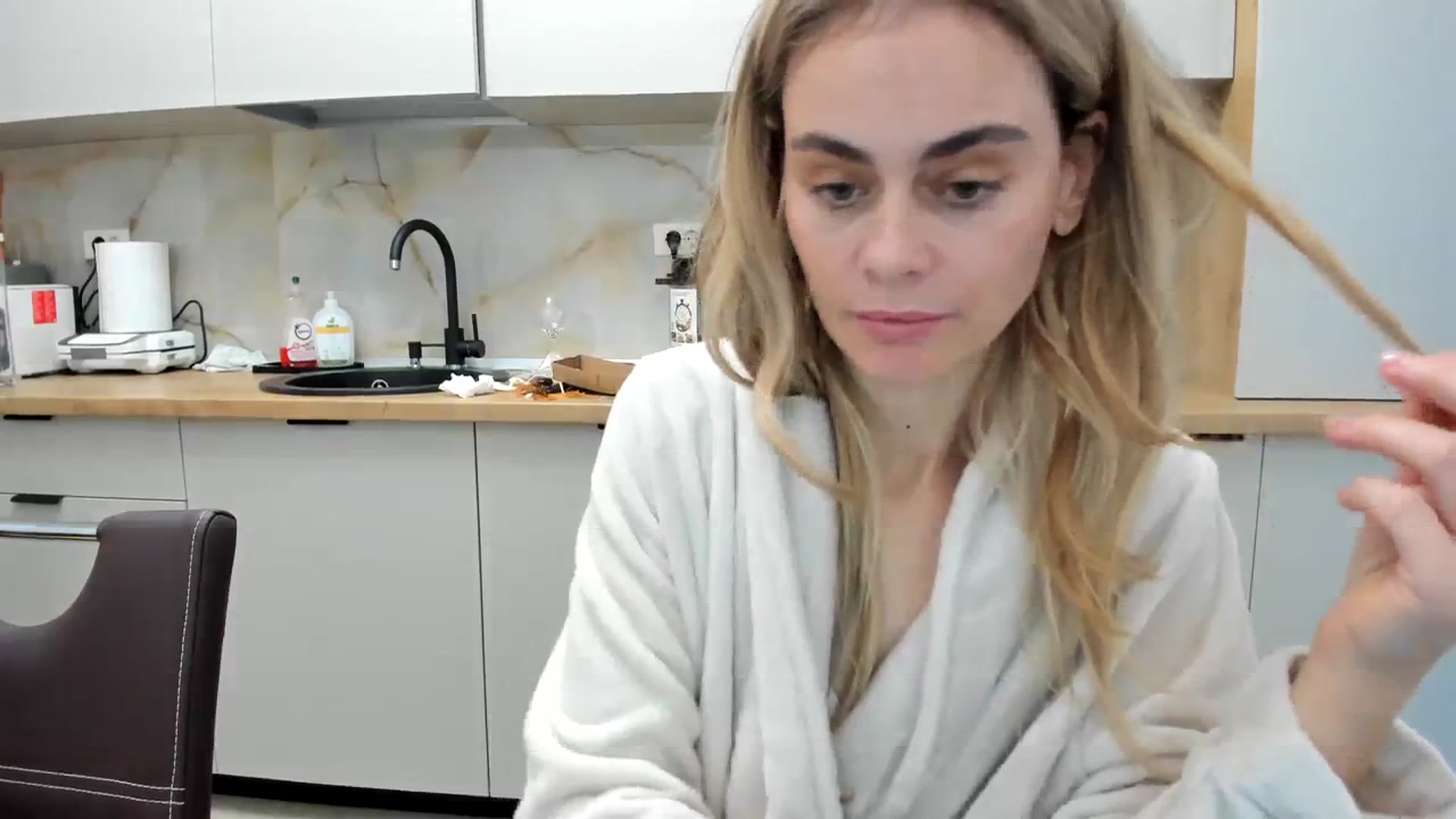 Gallery image thumbnail from DebbyPaige's myfreecams stream on, 12/05/2023, 14:38 image 11 of 20