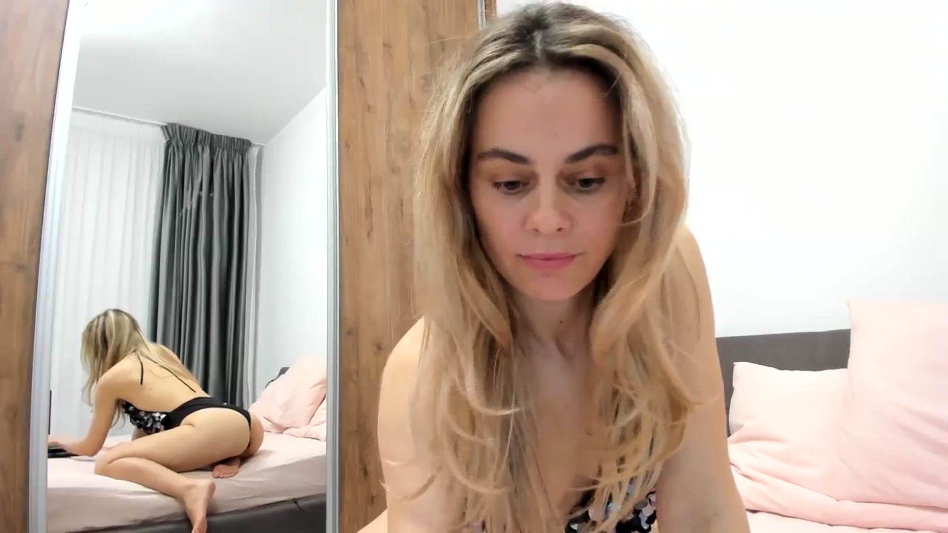Gallery image thumbnail from DebbyPaige's myfreecams stream on, 12/31/2023, 18:24 image 13 of 20