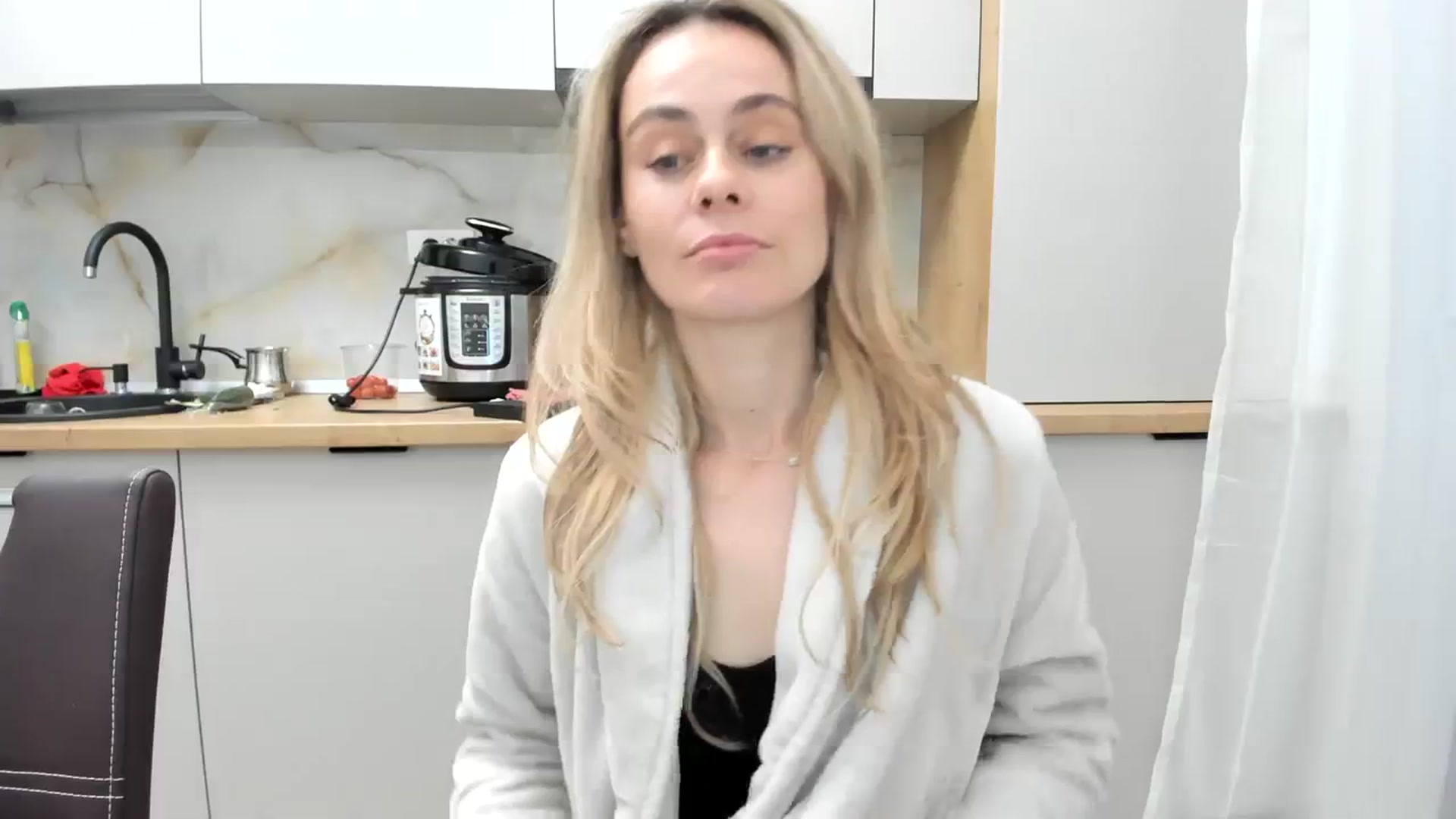 Gallery image thumbnail from DebbyPaige's myfreecams stream on, 01/02/2024, 20:22 image 10 of 20