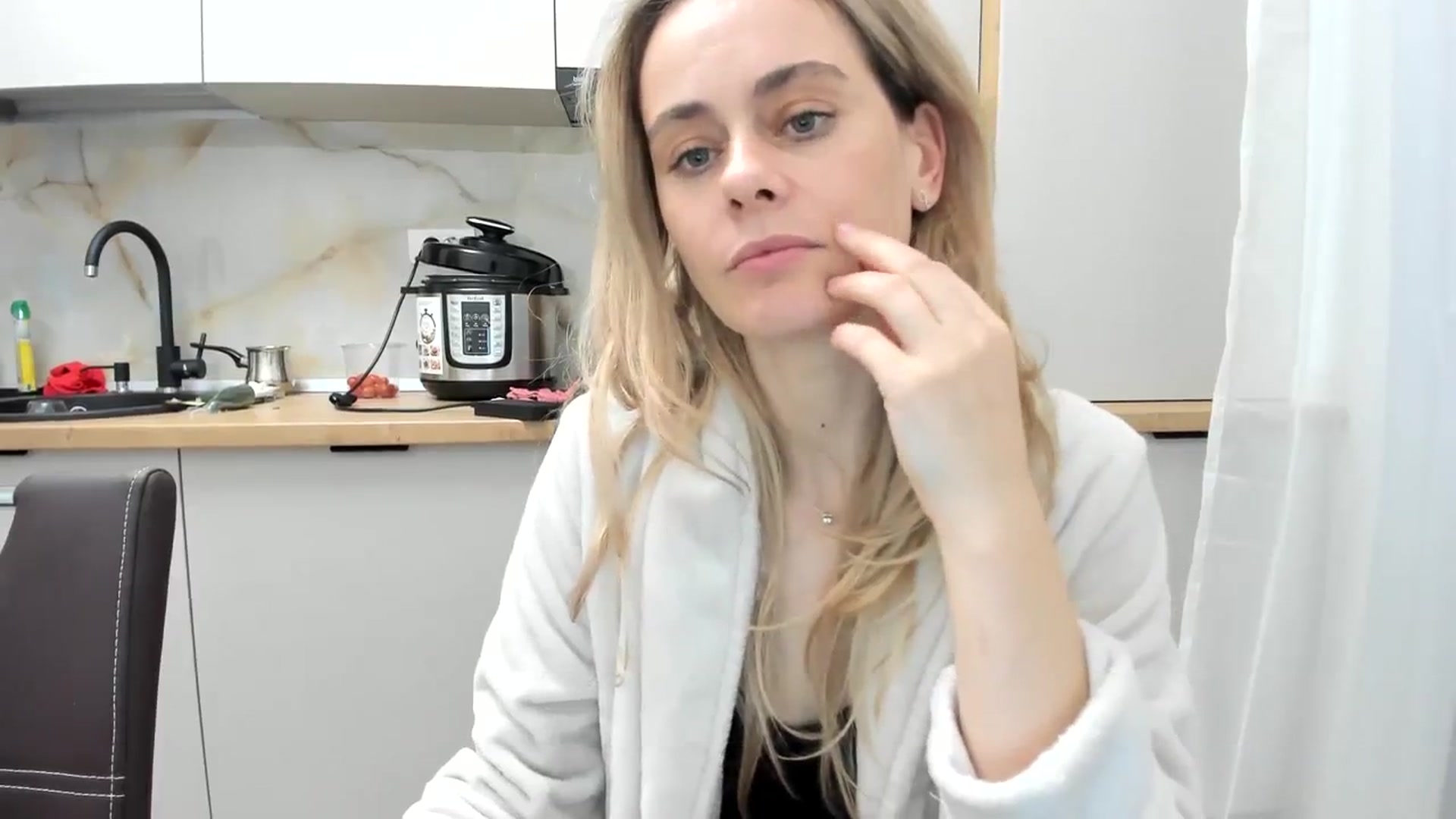 Gallery image thumbnail from DebbyPaige's myfreecams stream on, 01/02/2024, 20:22 image 14 of 20