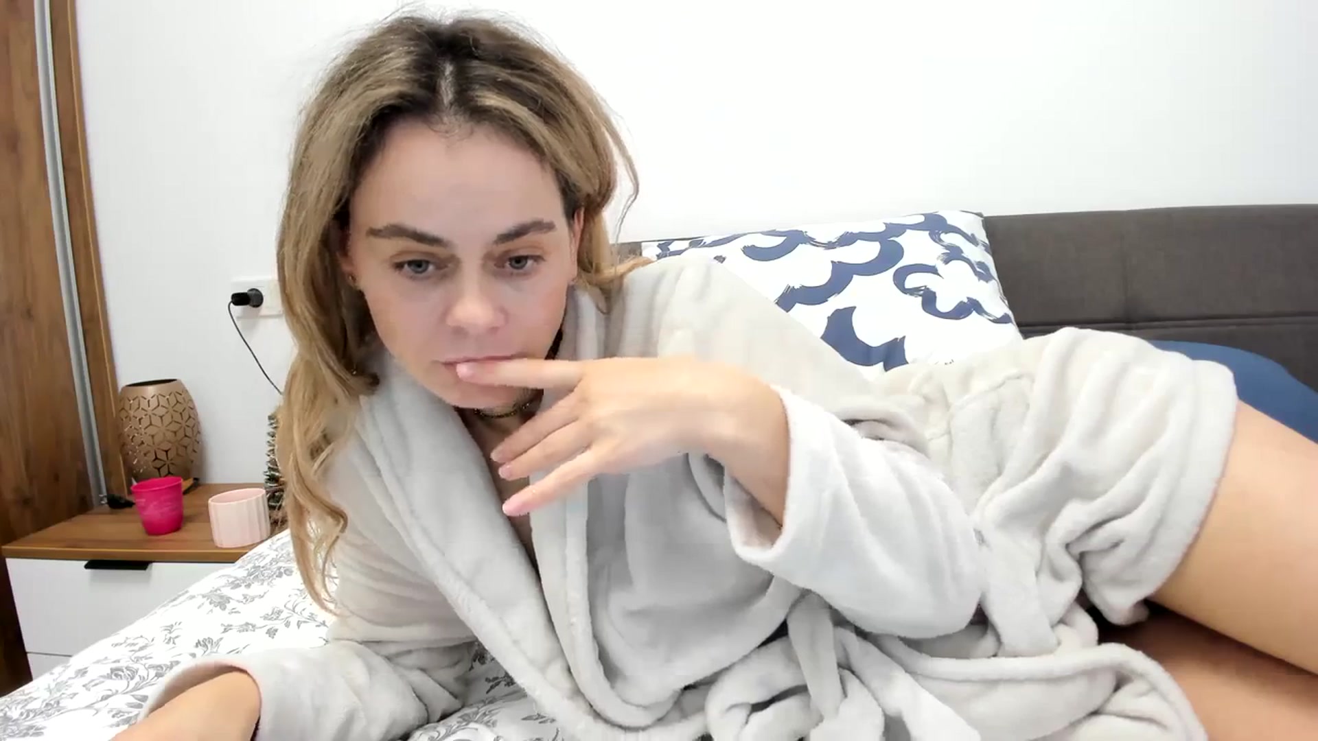 Gallery image thumbnail from DebbyPaige's myfreecams stream on, 01/03/2024, 11:41 image 6 of 20