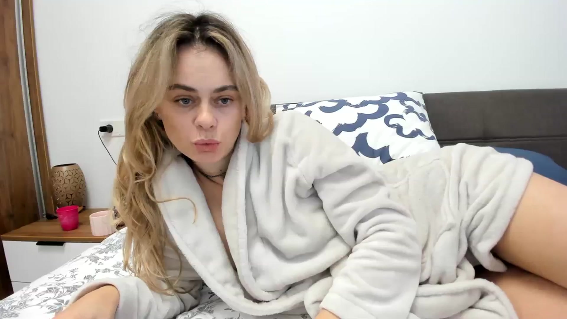 Gallery image thumbnail from DebbyPaige's myfreecams stream on, 01/03/2024, 11:41 image 12 of 20
