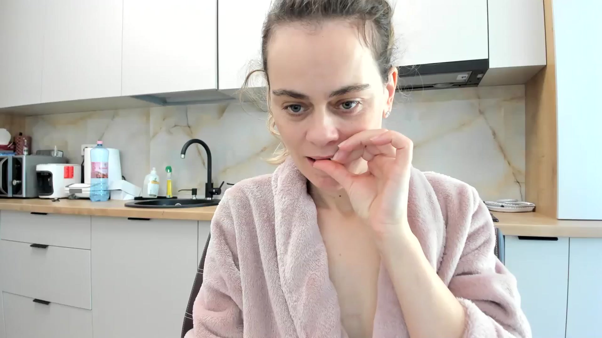 Gallery image thumbnail from DebbyPaige's myfreecams stream on, 01/05/2024, 10:08 image 1 of 20