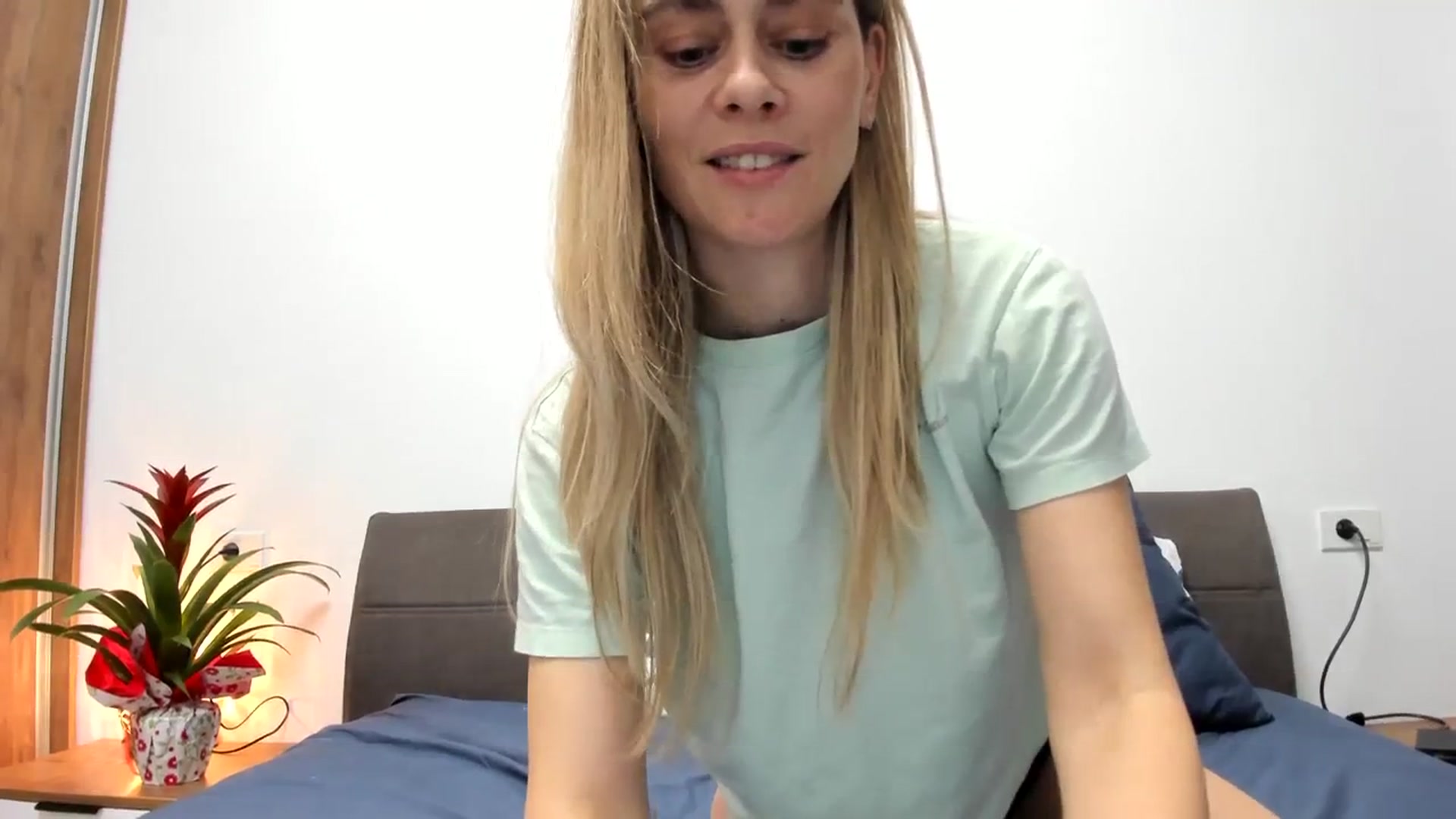 Gallery image thumbnail from DebbyPaige's myfreecams stream on, 01/09/2024, 12:26 image 19 of 20