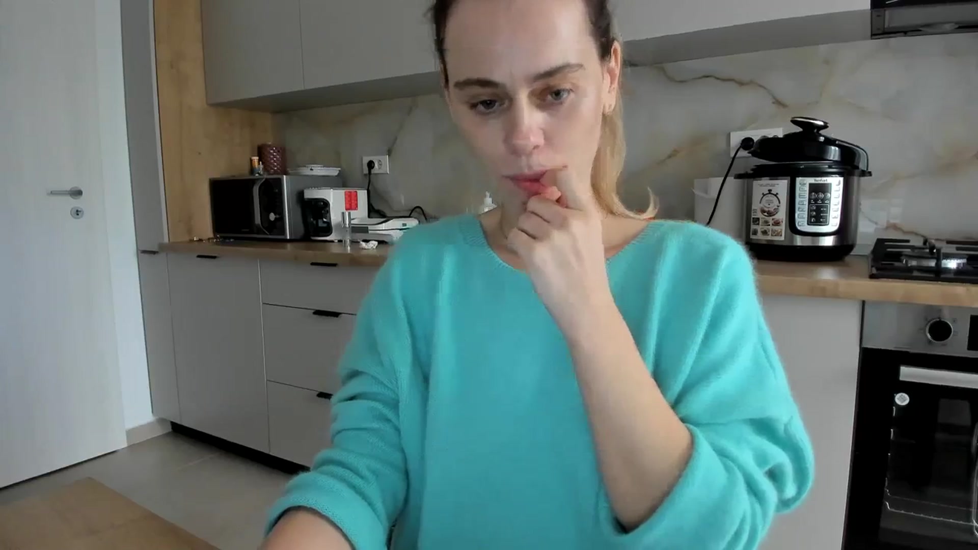 Gallery image thumbnail from DebbyPaige's myfreecams stream on, 01/19/2024, 14:38 image 7 of 20