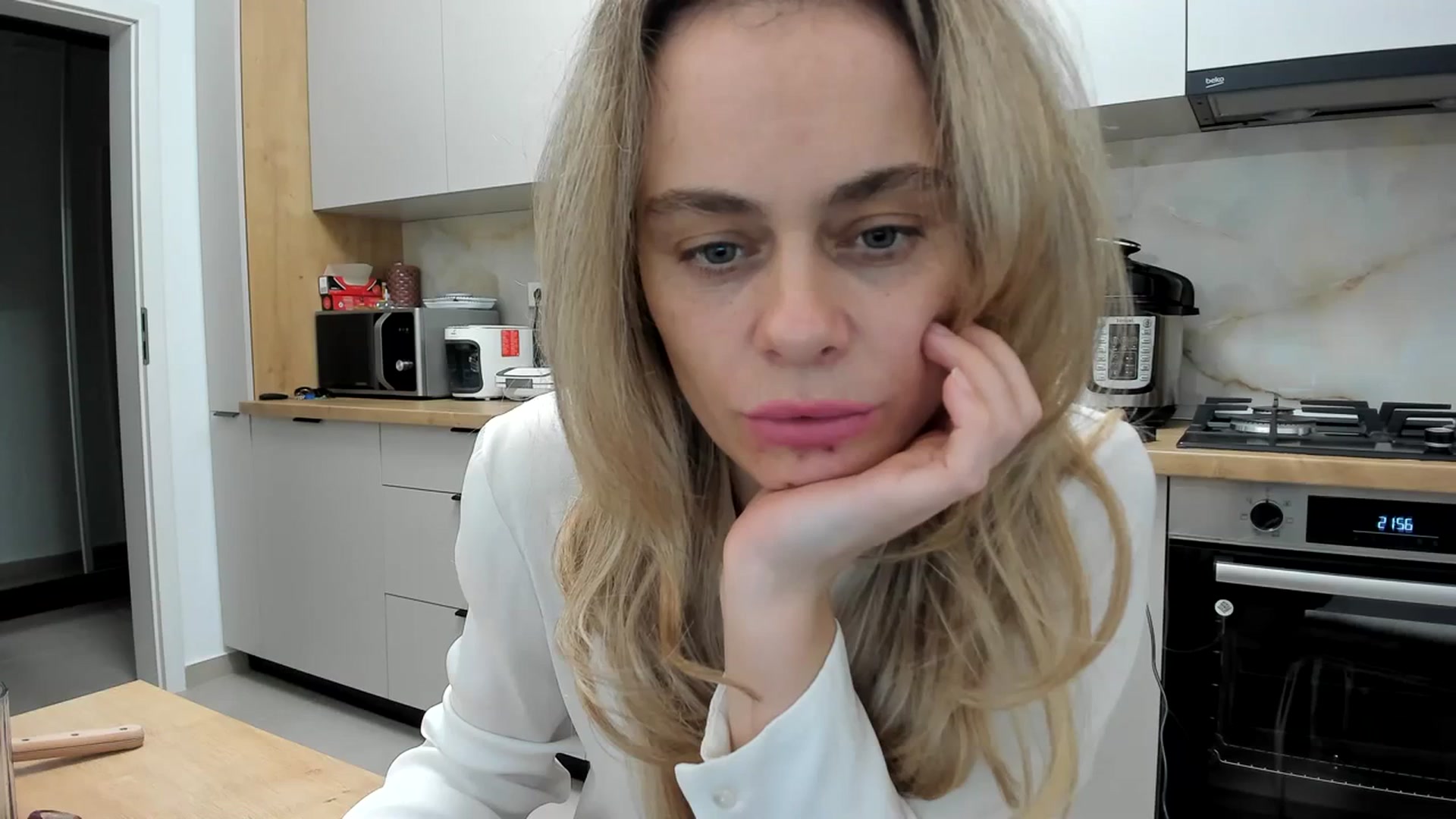 Gallery image thumbnail from DebbyPaige's myfreecams stream on, 01/20/2024, 19:35 image 7 of 20