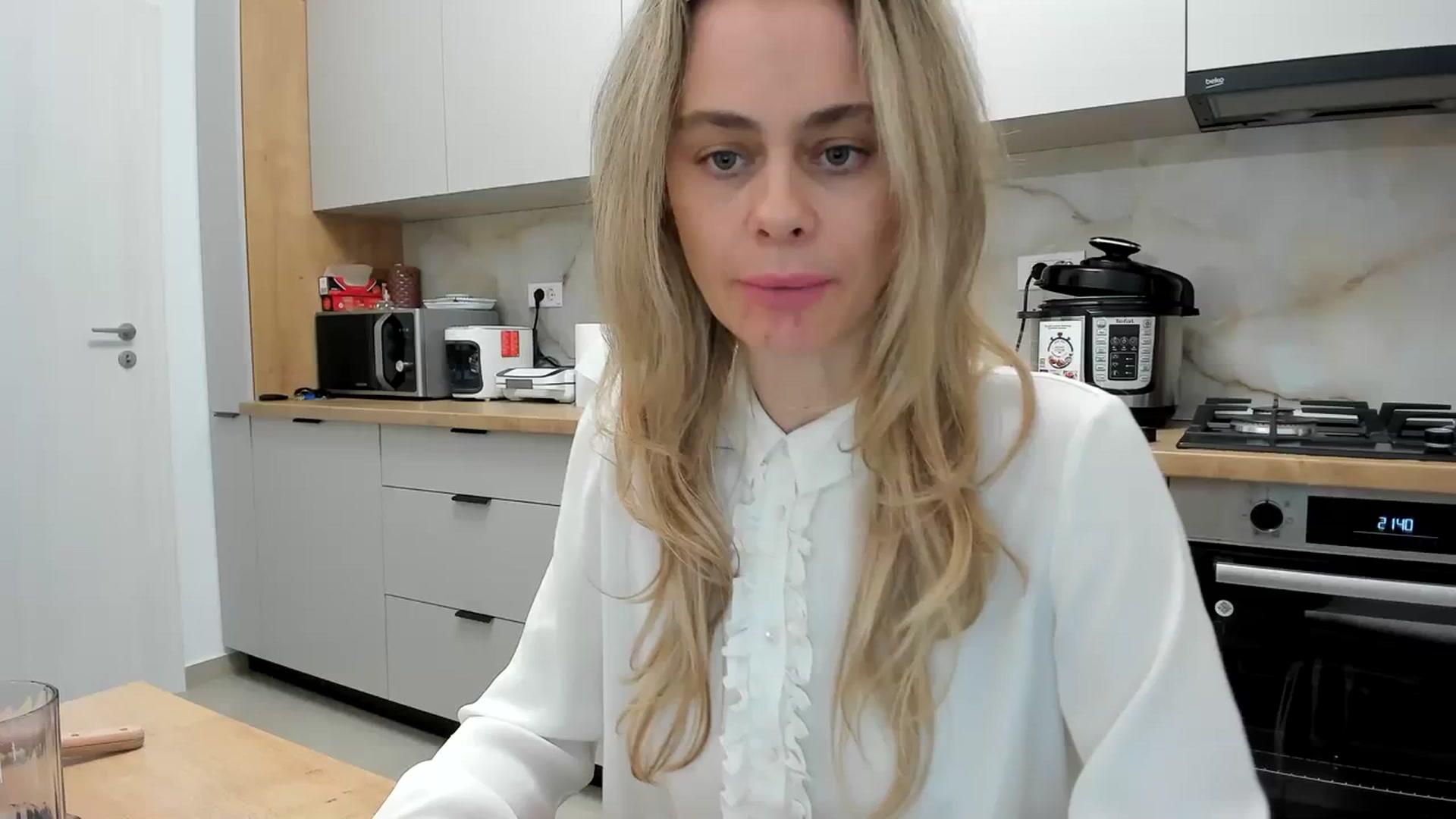 Gallery image thumbnail from DebbyPaige's myfreecams stream on, 01/20/2024, 19:35 image 1 of 20