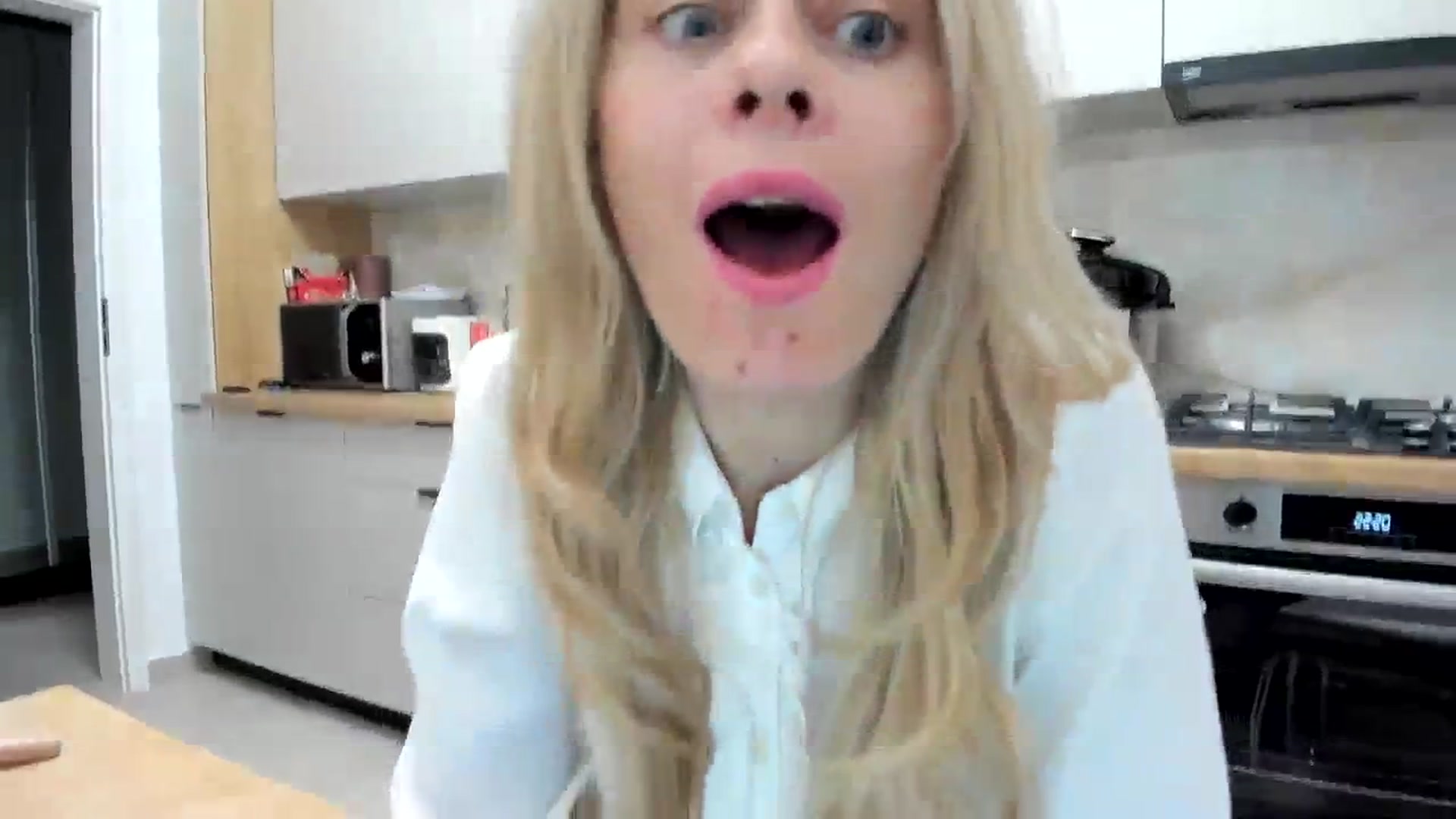 Gallery image thumbnail from DebbyPaige's myfreecams stream on, 01/20/2024, 19:35 image 16 of 20