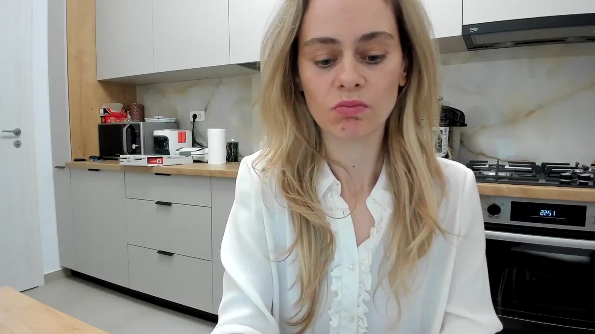 Gallery image thumbnail from DebbyPaige's myfreecams stream on, 01/20/2024, 21:23 image 3 of 20