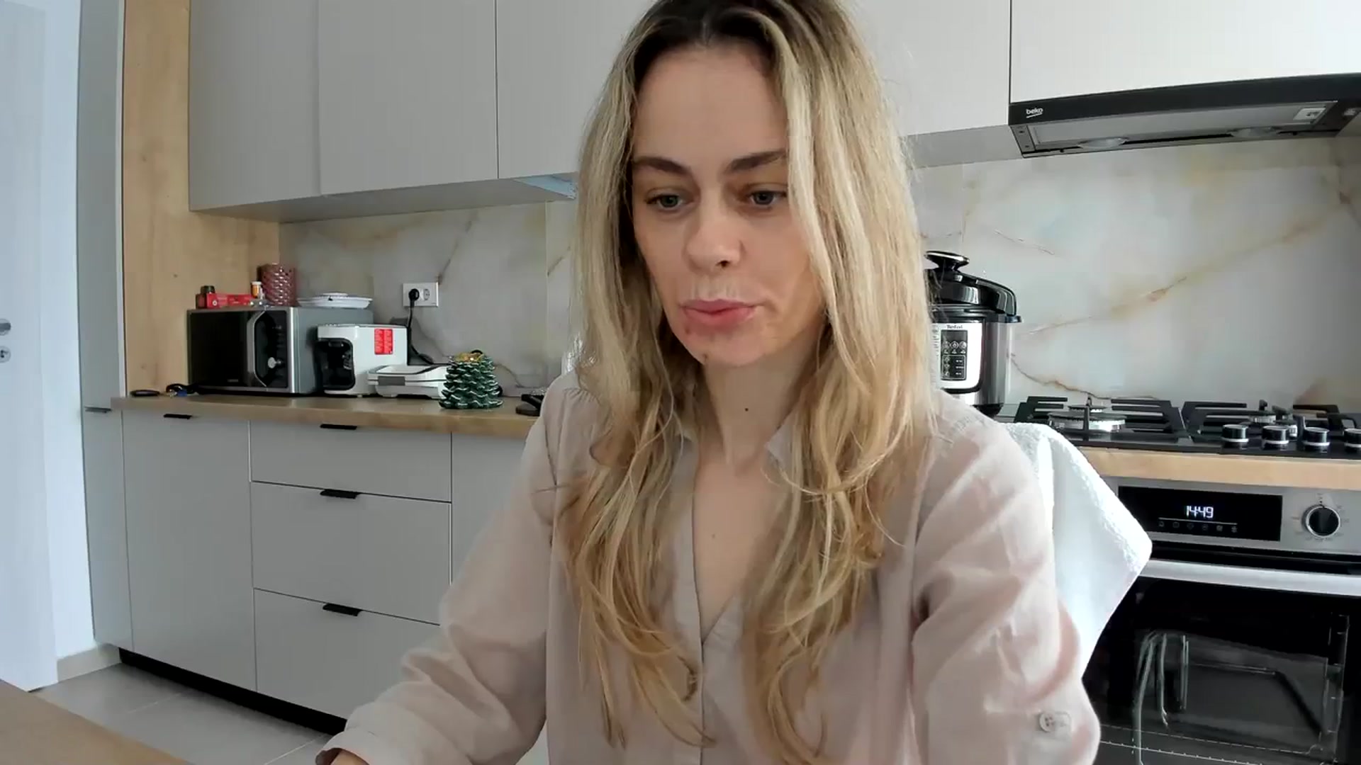 Gallery image thumbnail from DebbyPaige's myfreecams stream on, 01/21/2024, 13:34 image 2 of 20