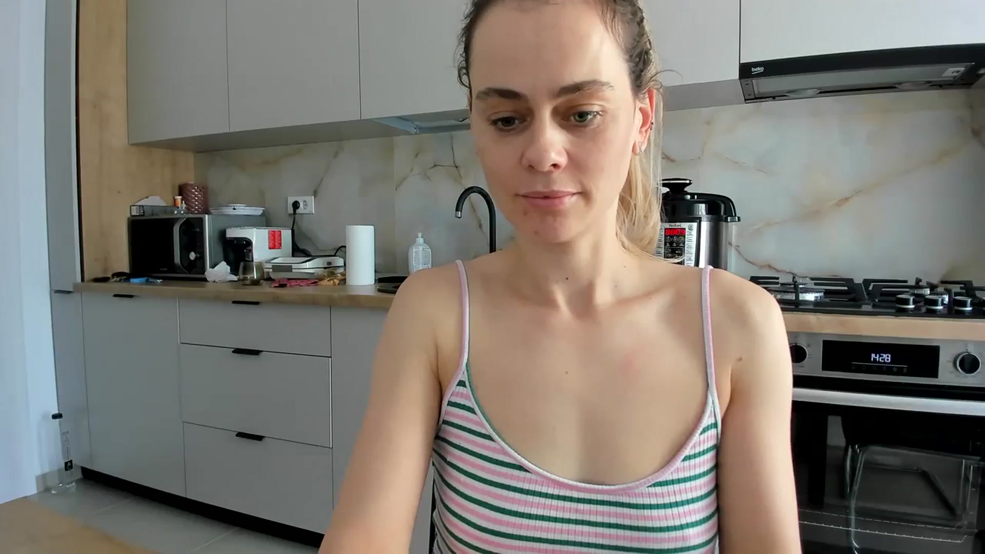 Gallery image thumbnail from DebbyPaige's myfreecams stream on, 01/22/2024, 11:55 image 3 of 20