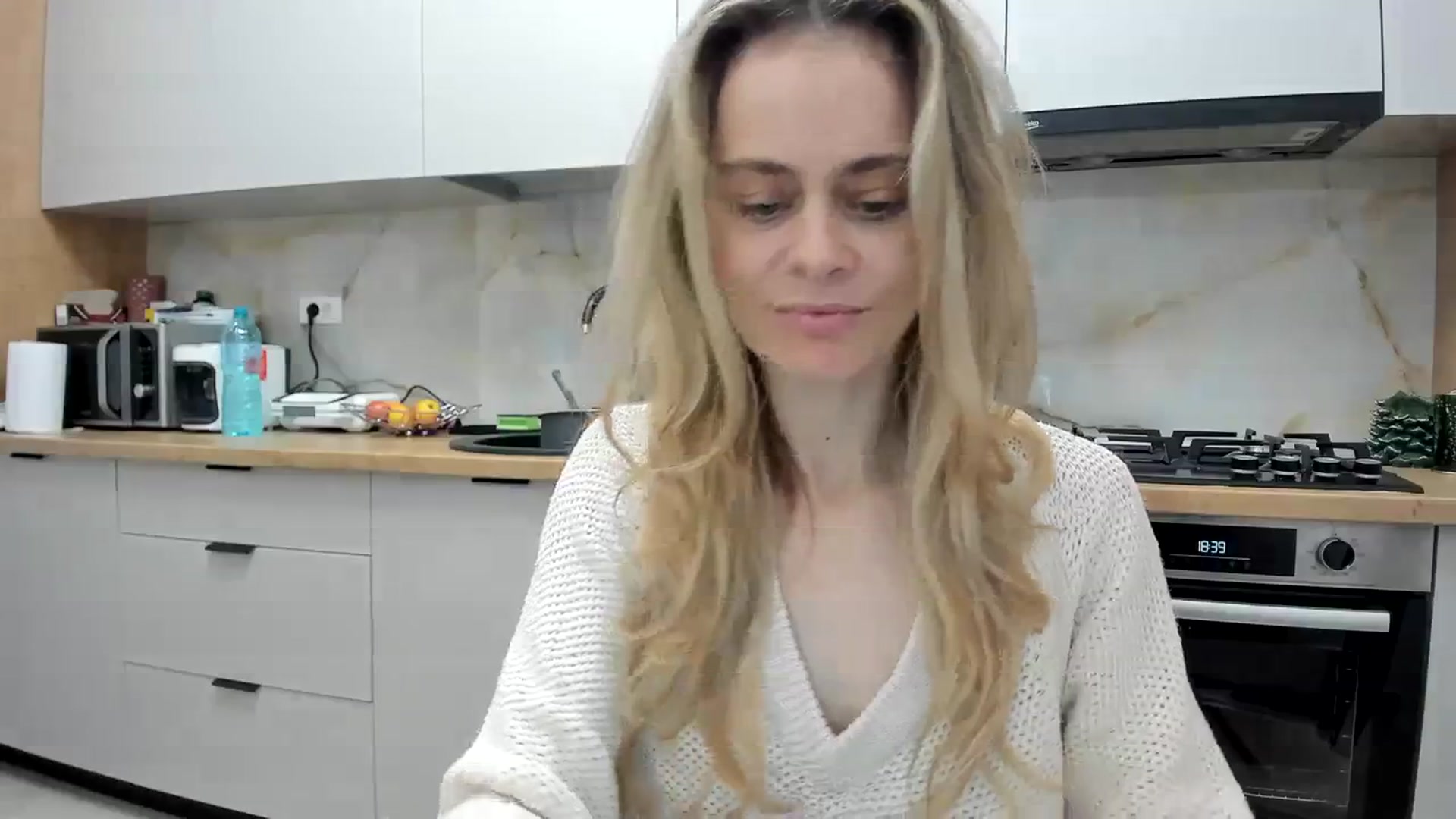 Gallery image thumbnail from DebbyPaige's myfreecams stream on, 02/03/2024, 16:00 image 14 of 20