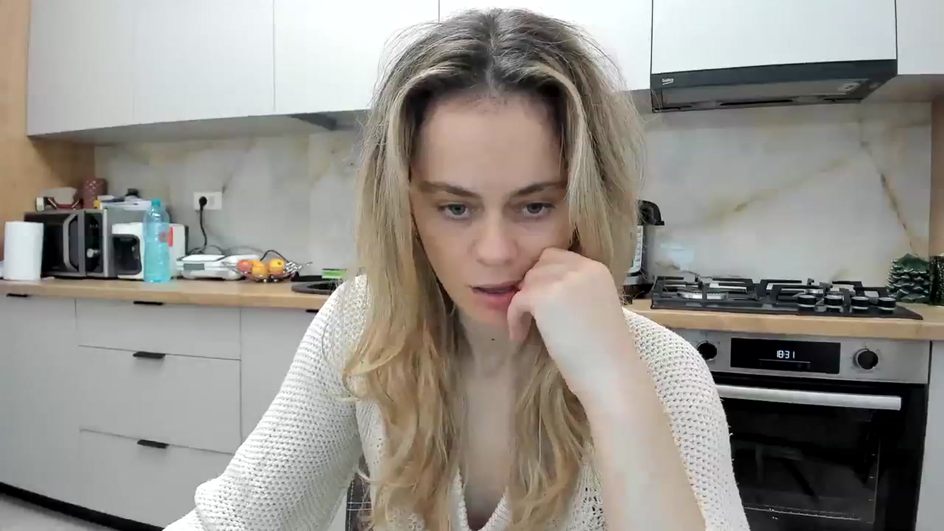 Gallery image thumbnail from DebbyPaige's myfreecams stream on, 02/03/2024, 16:00 image 3 of 20