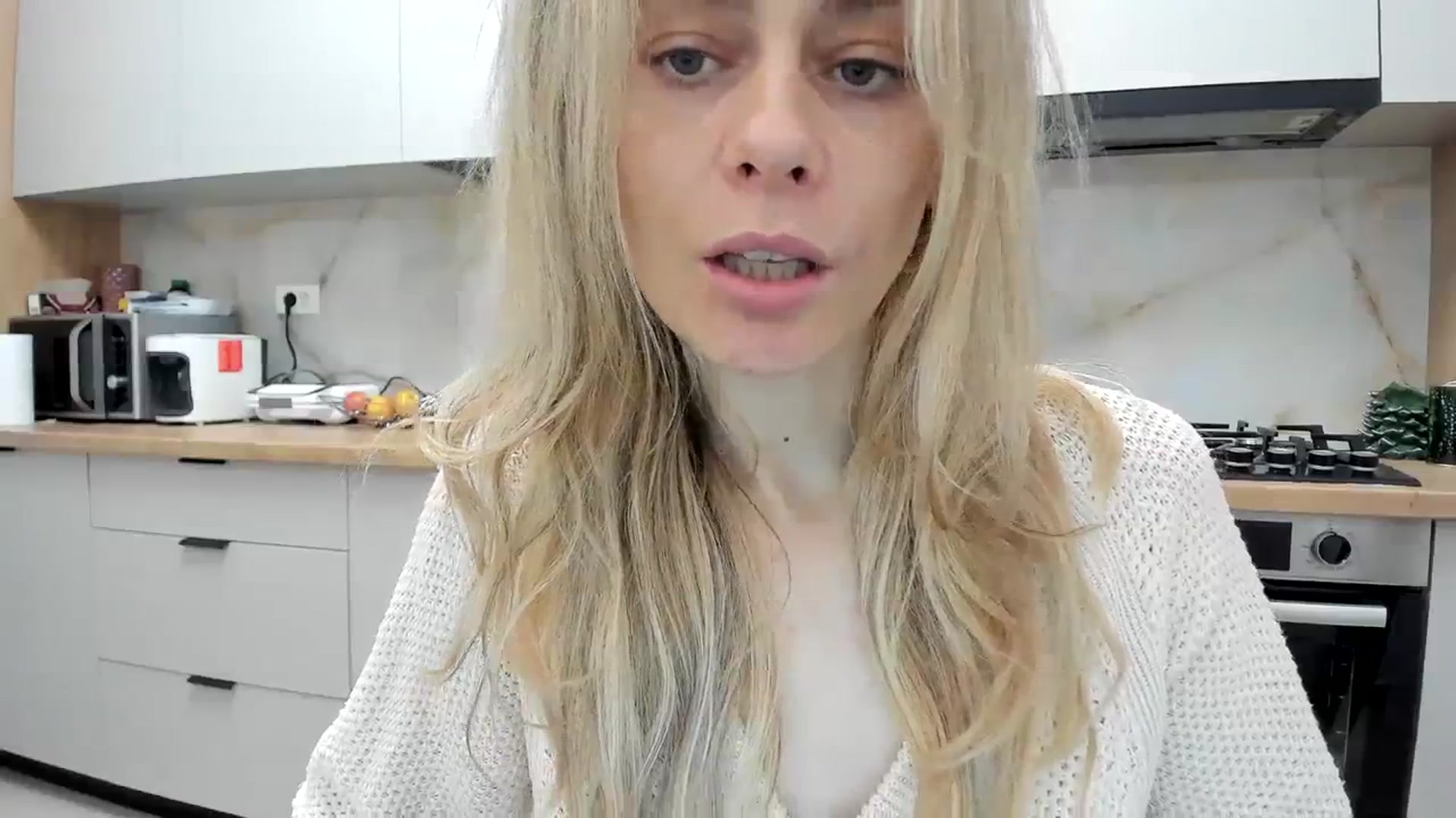 Gallery image thumbnail from DebbyPaige's myfreecams stream on, 02/03/2024, 16:31 image 6 of 20
