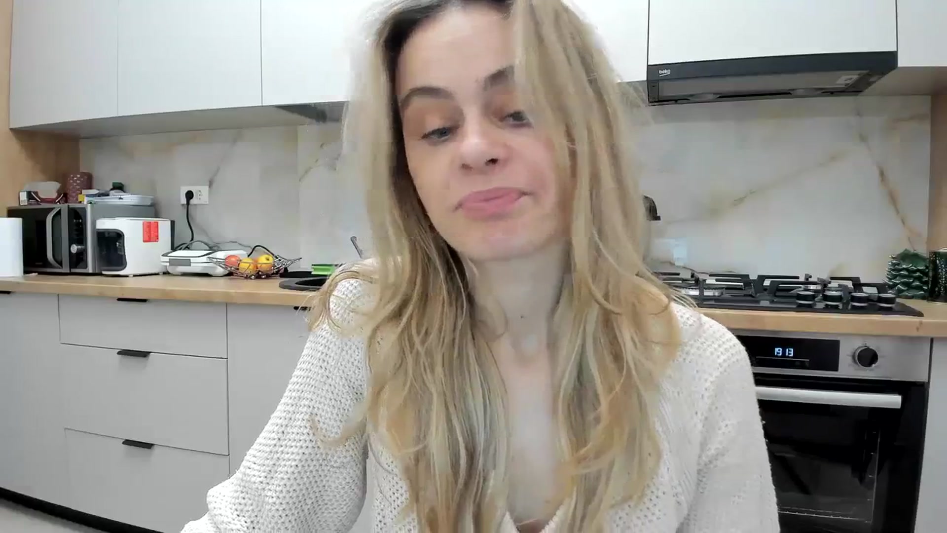 Gallery image thumbnail from DebbyPaige's myfreecams stream on, 02/03/2024, 16:31 image 4 of 20