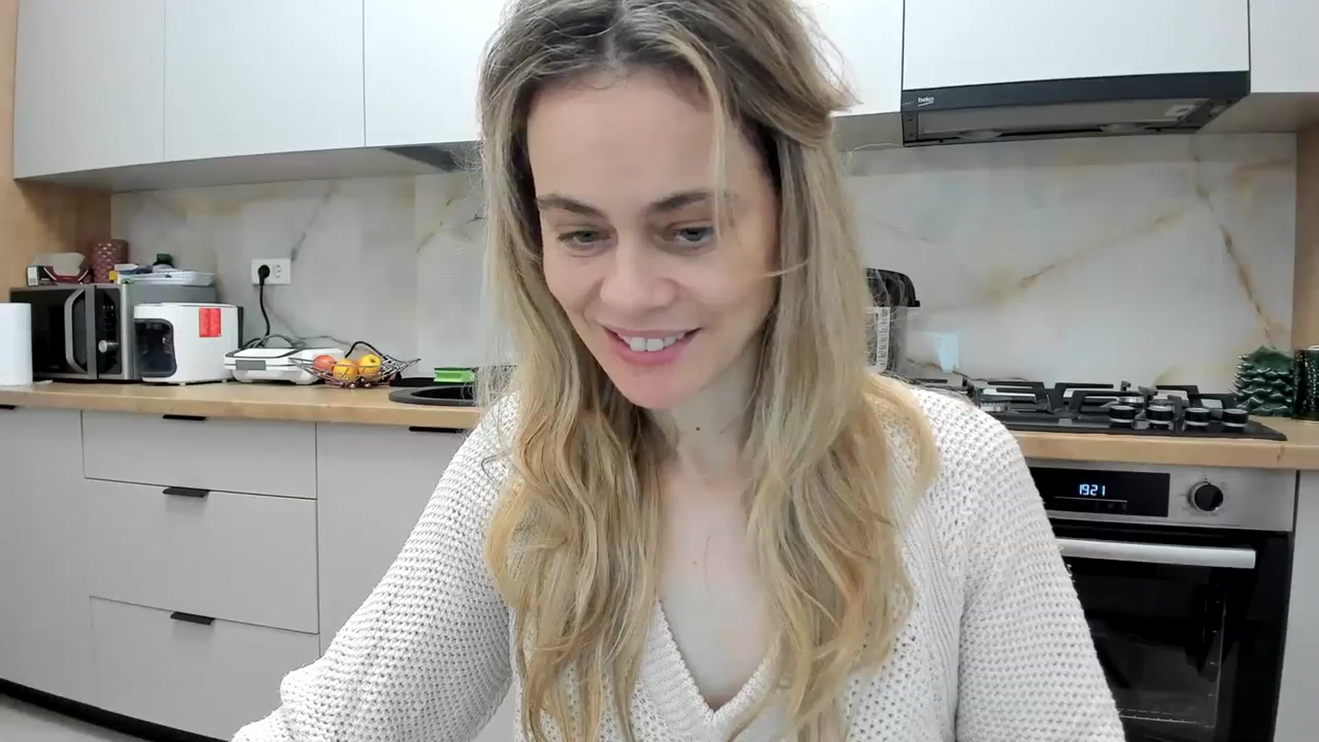 Gallery image thumbnail from DebbyPaige's myfreecams stream on, 02/03/2024, 16:31 image 12 of 20