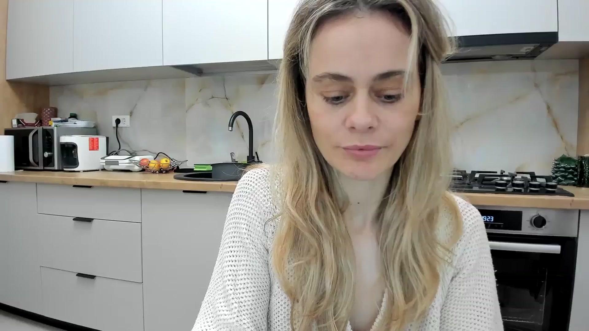 Gallery image thumbnail from DebbyPaige's myfreecams stream on, 02/03/2024, 16:31 image 14 of 20