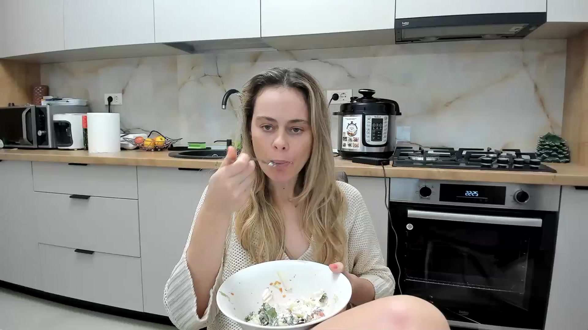 Gallery image thumbnail from DebbyPaige's myfreecams stream on, 02/03/2024, 19:30 image 17 of 20