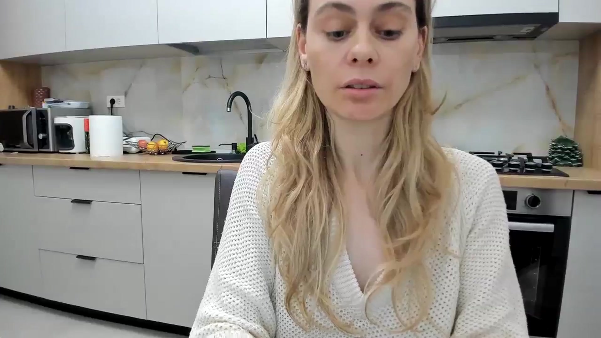Gallery image thumbnail from DebbyPaige's myfreecams stream on, 02/03/2024, 19:30 image 15 of 20