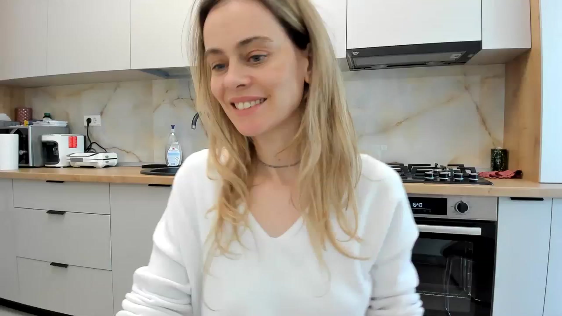 Gallery image thumbnail from DebbyPaige's myfreecams stream on, 02/05/2024, 13:52 image 18 of 20