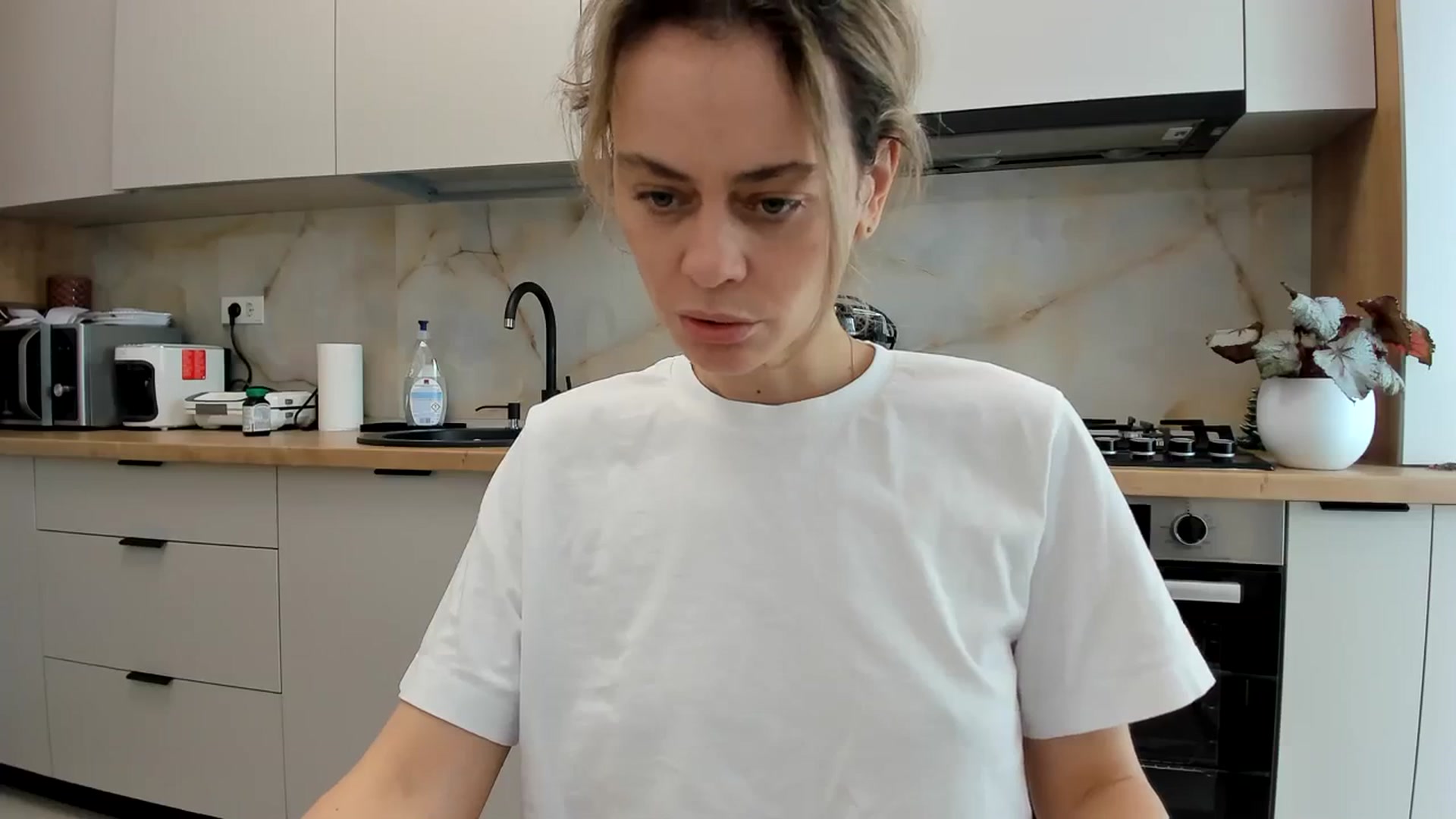 Gallery image thumbnail from DebbyPaige's myfreecams stream on, 02/19/2024, 11:48 image 5 of 20