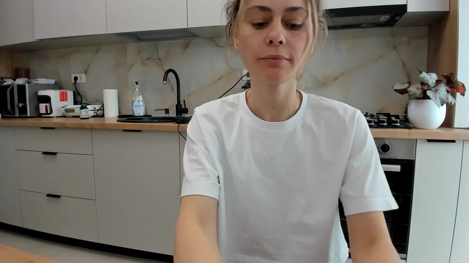 Gallery image thumbnail from DebbyPaige's myfreecams stream on, 02/19/2024, 11:48 image 1 of 20