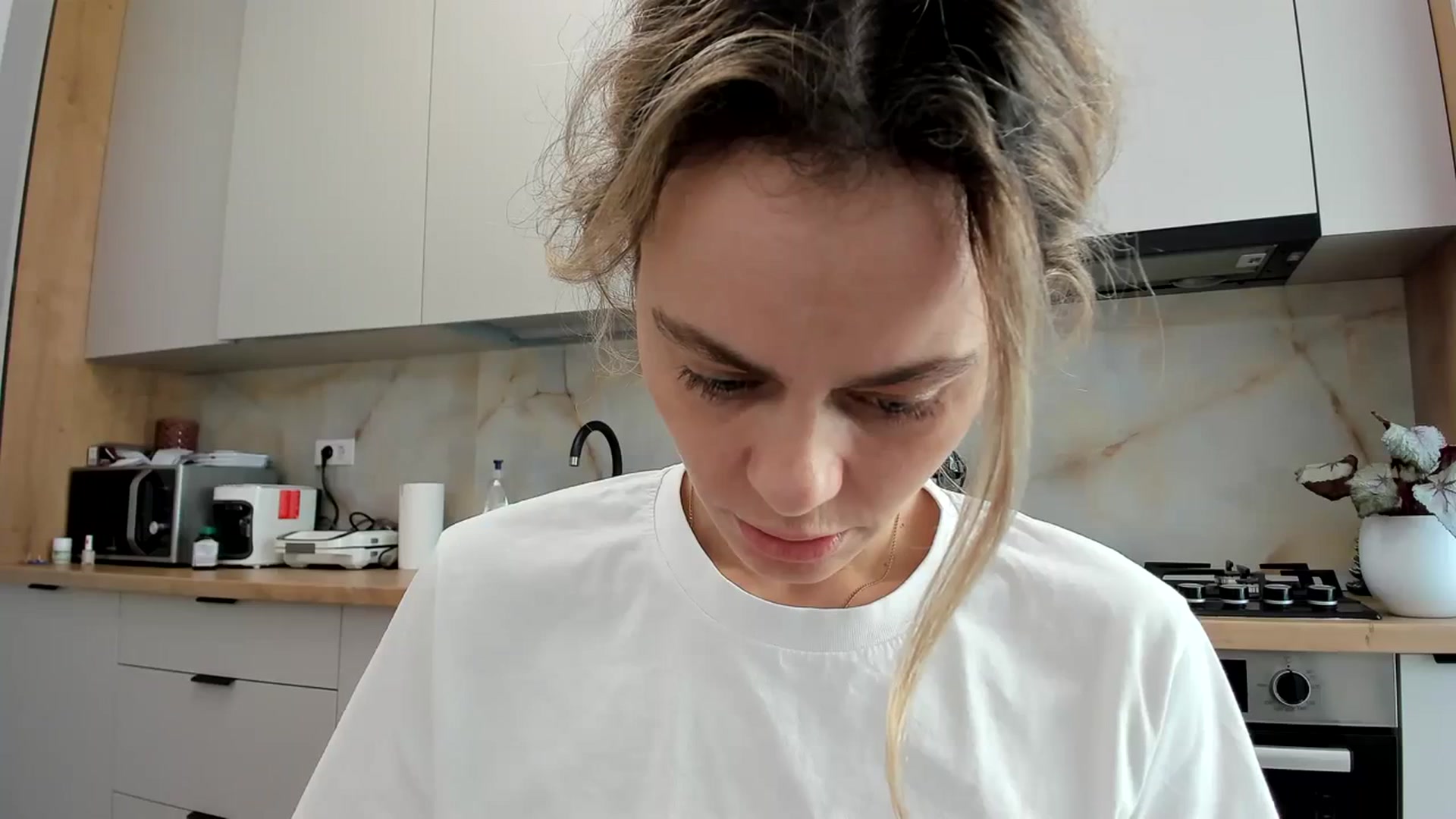 Gallery image thumbnail from DebbyPaige's myfreecams stream on, 02/19/2024, 11:48 image 15 of 20