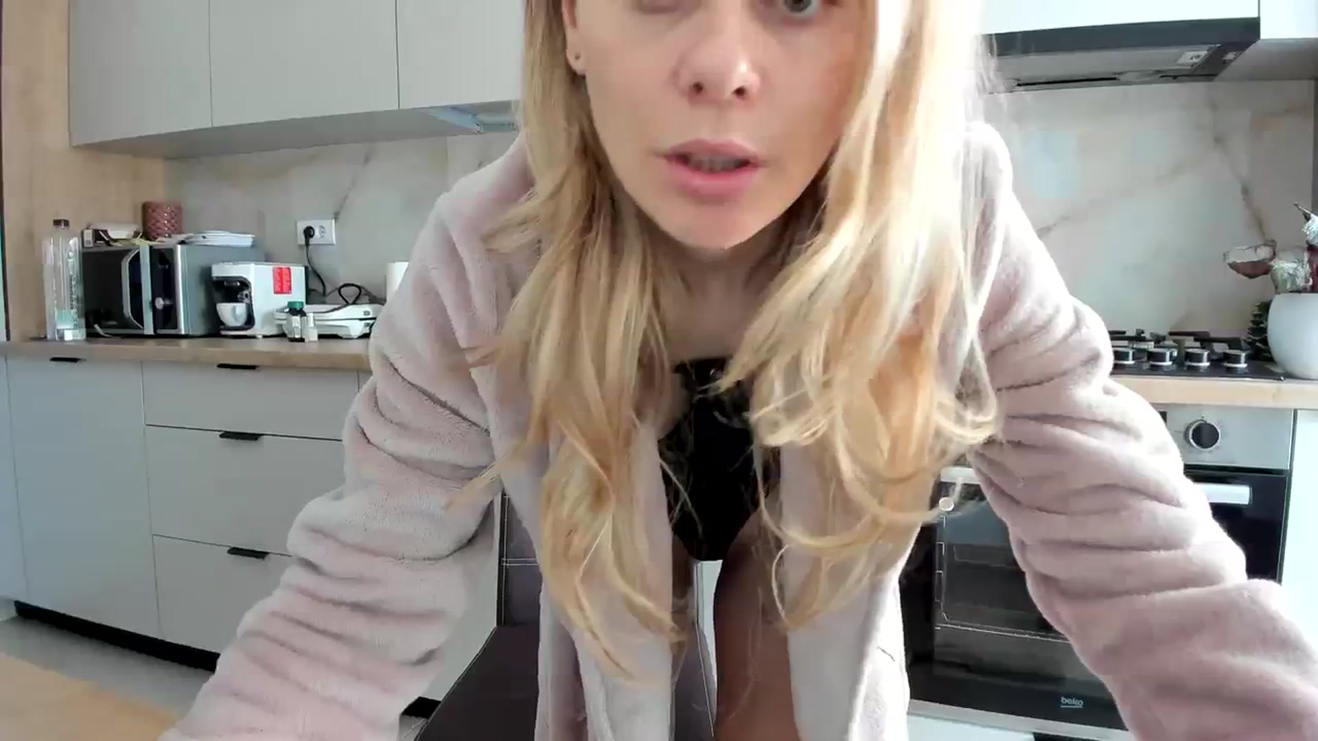 Gallery image thumbnail from DebbyPaige's myfreecams stream on, 02/20/2024, 09:49 image 3 of 20