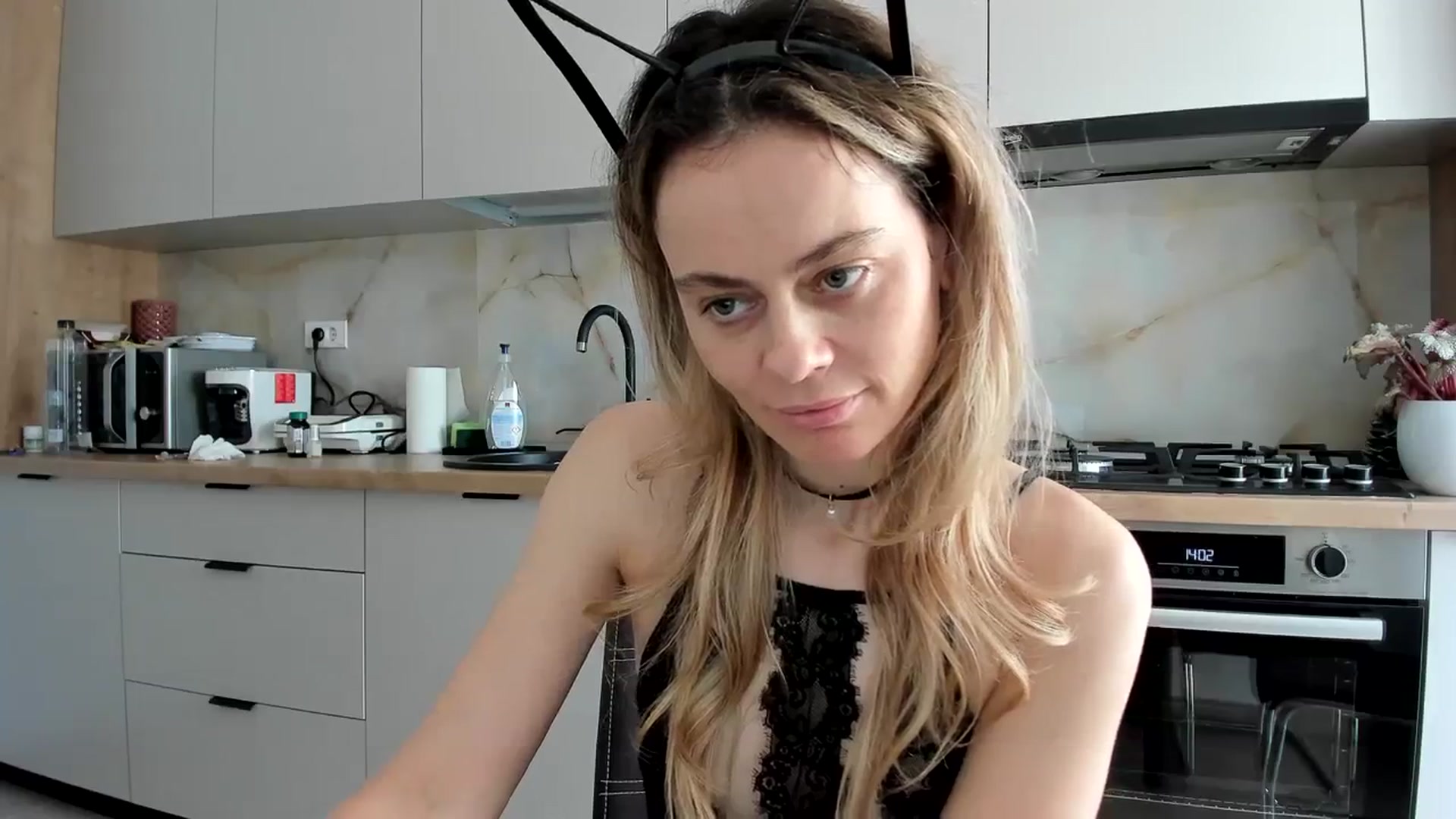 Gallery image thumbnail from DebbyPaige's myfreecams stream on, 02/20/2024, 11:32 image 11 of 20