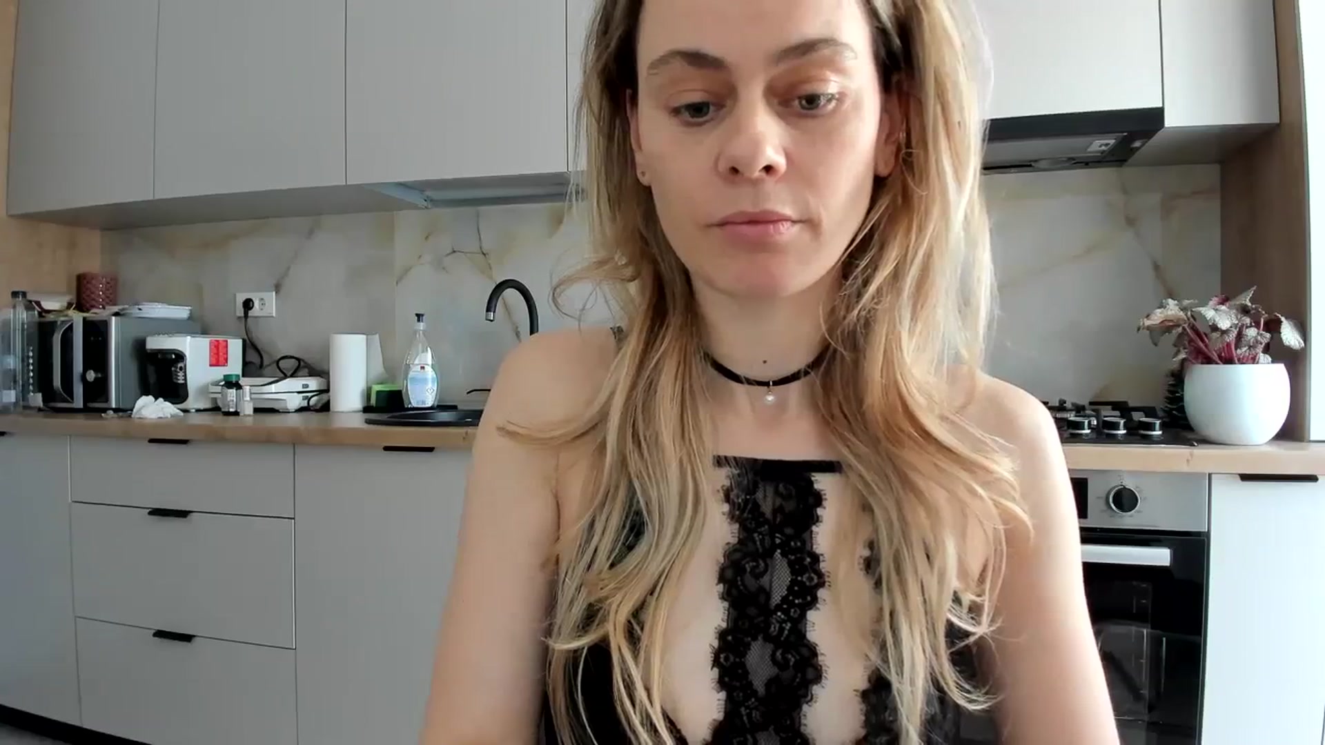 Gallery image thumbnail from DebbyPaige's myfreecams stream on, 02/20/2024, 11:32 image 16 of 20