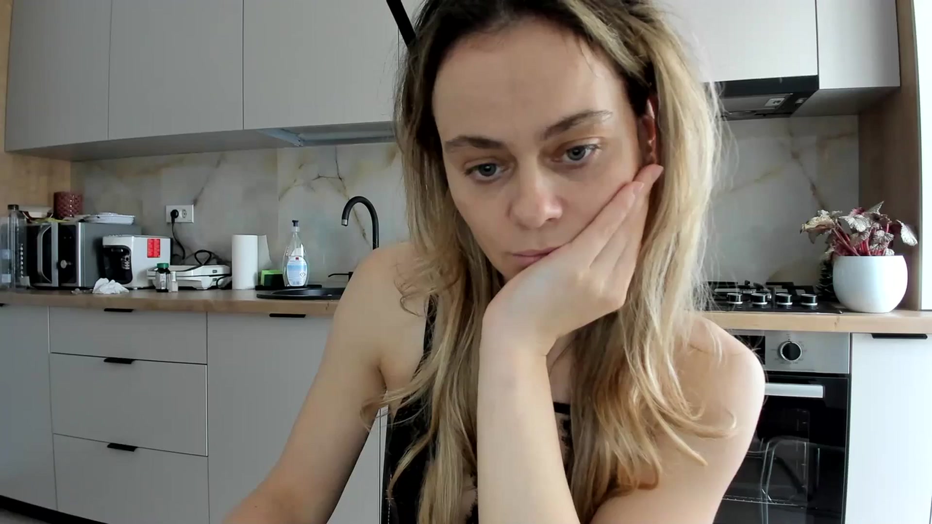 Gallery image thumbnail from DebbyPaige's myfreecams stream on, 02/20/2024, 11:32 image 20 of 20