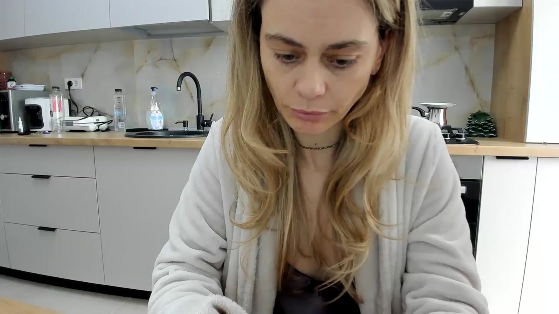 Gallery image thumbnail from DebbyPaige's myfreecams stream on, 02/21/2024, 09:59 image 11 of 20