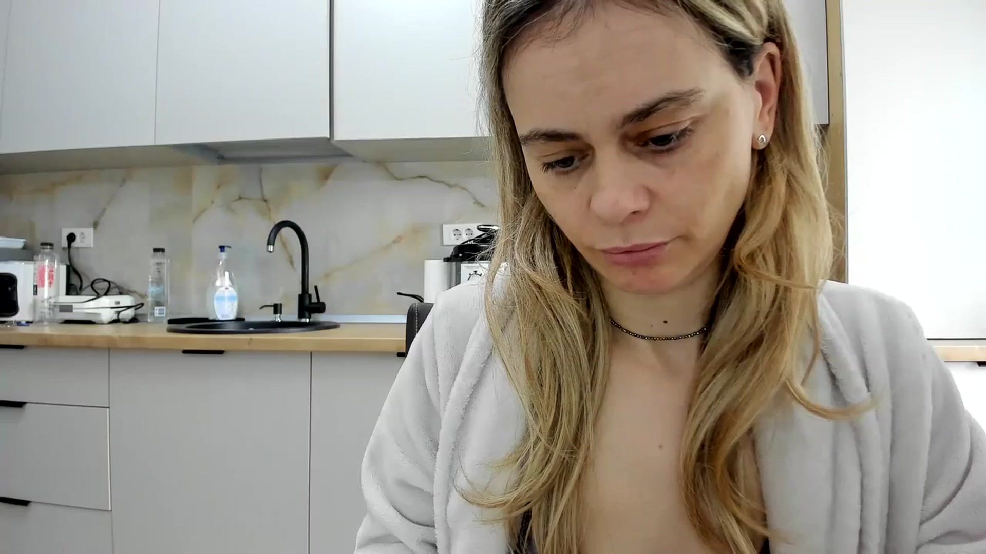 Gallery image thumbnail from DebbyPaige's myfreecams stream on, 02/21/2024, 09:59 image 2 of 20