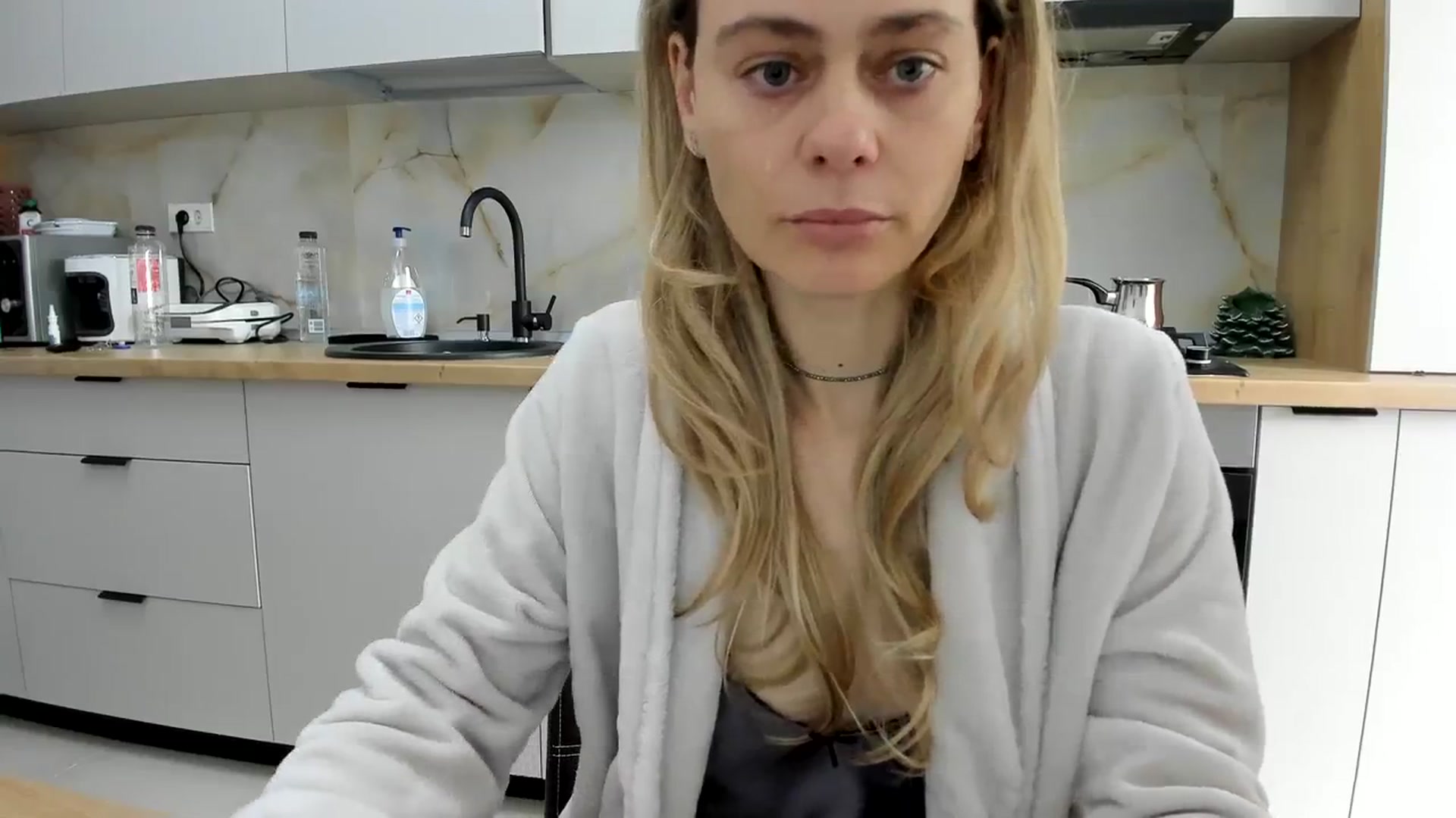 Gallery image thumbnail from DebbyPaige's myfreecams stream on, 02/21/2024, 09:59 image 10 of 20