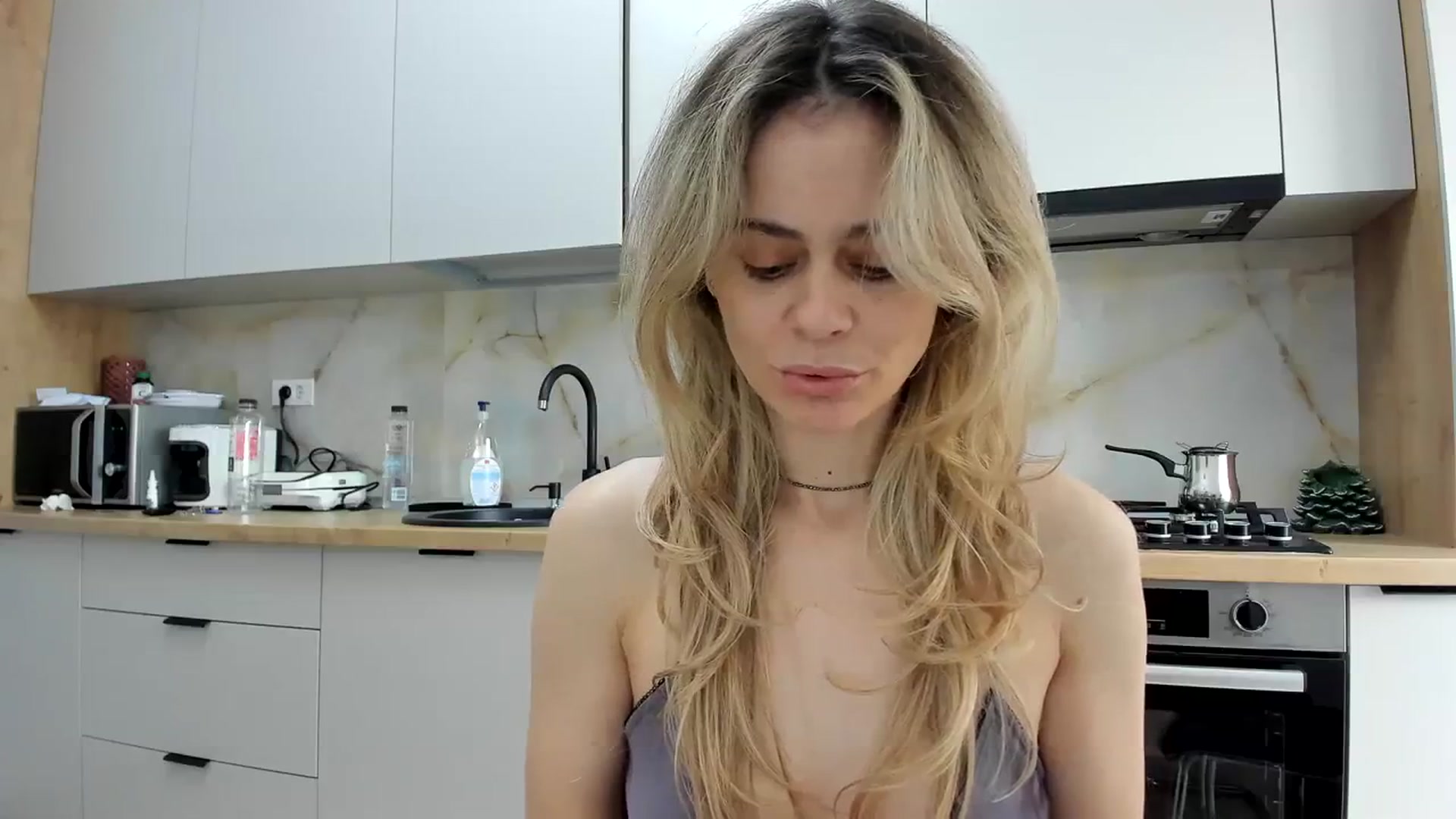 Gallery image thumbnail from DebbyPaige's myfreecams stream on, 02/21/2024, 10:17 image 2 of 20