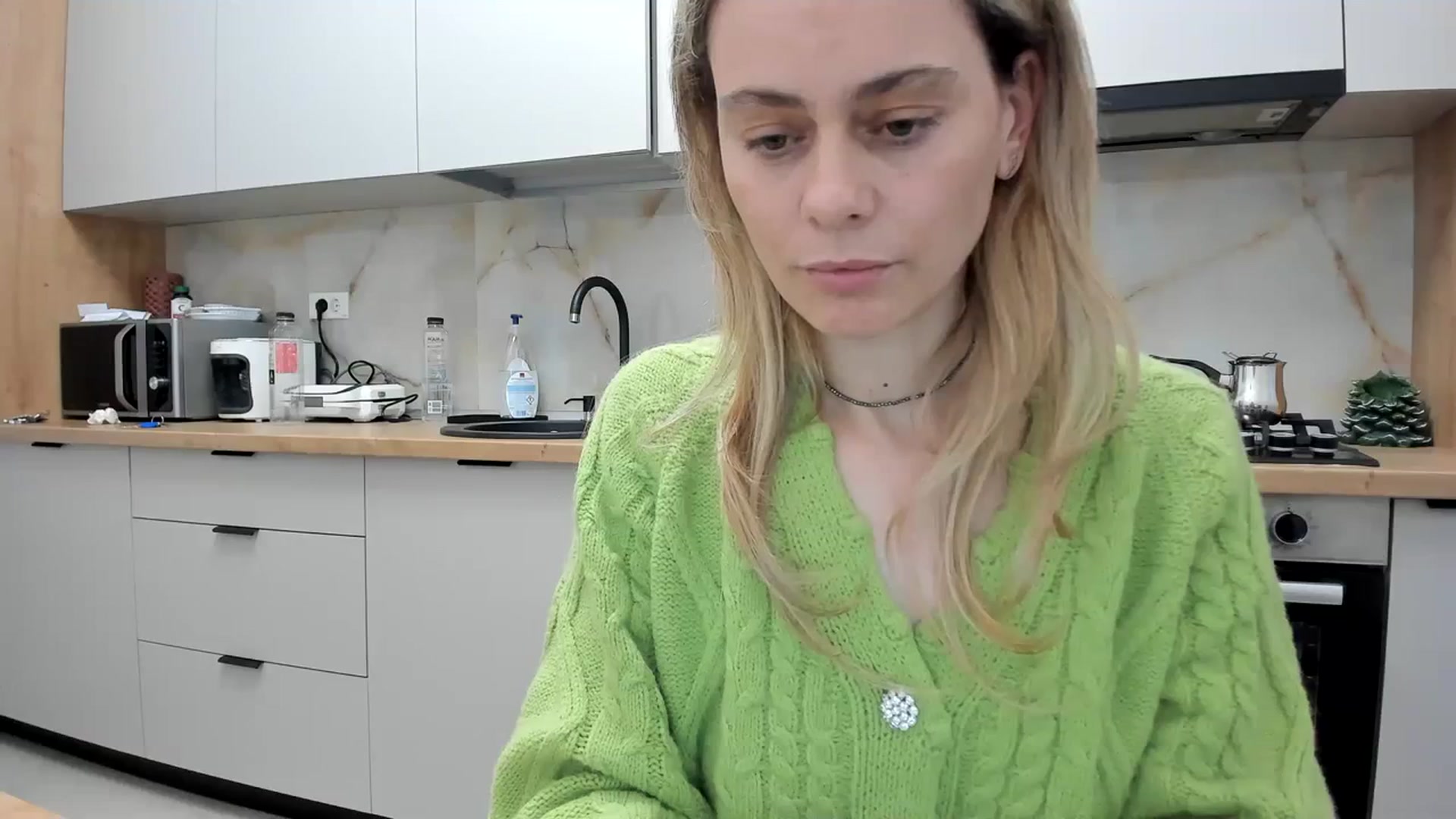 Gallery image thumbnail from DebbyPaige's myfreecams stream on, 02/21/2024, 16:06 image 19 of 20