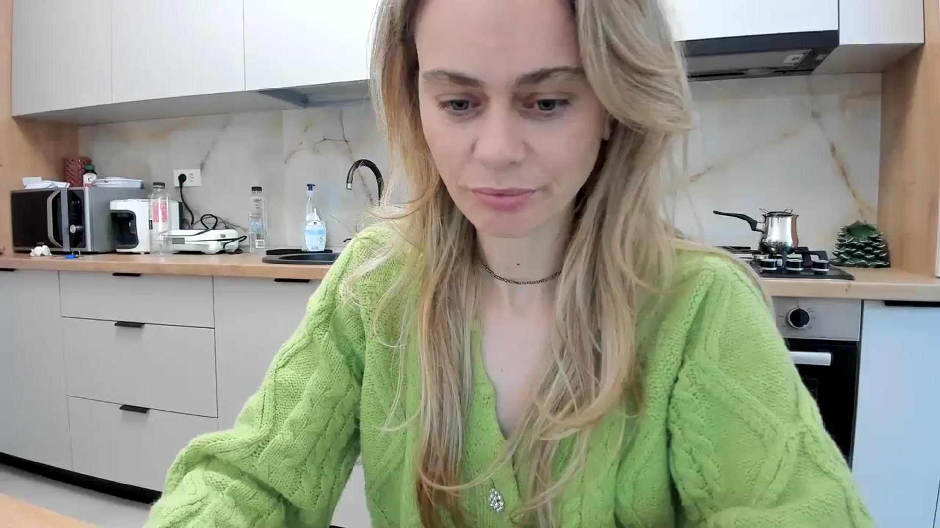 Gallery image thumbnail from DebbyPaige's myfreecams stream on, 02/21/2024, 16:06 image 5 of 20