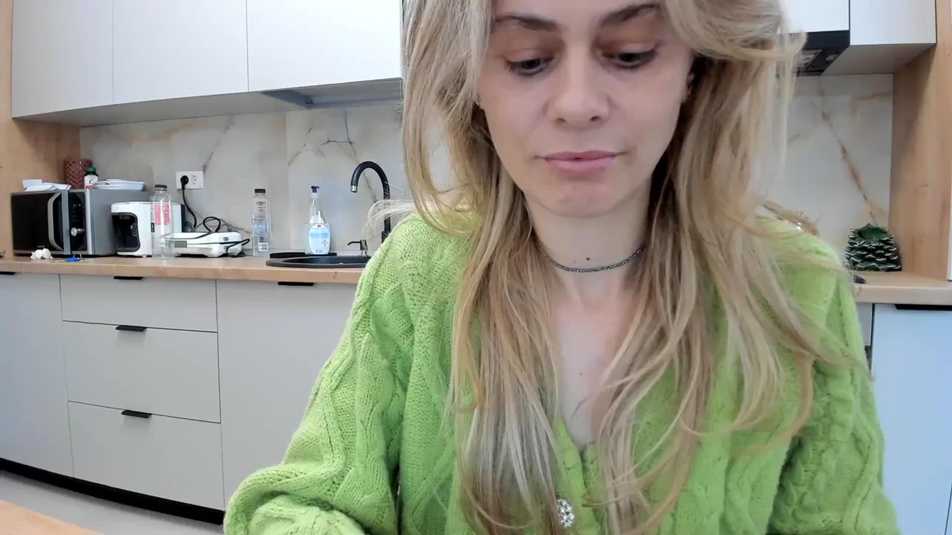 Gallery image thumbnail from DebbyPaige's myfreecams stream on, 02/21/2024, 16:06 image 4 of 20