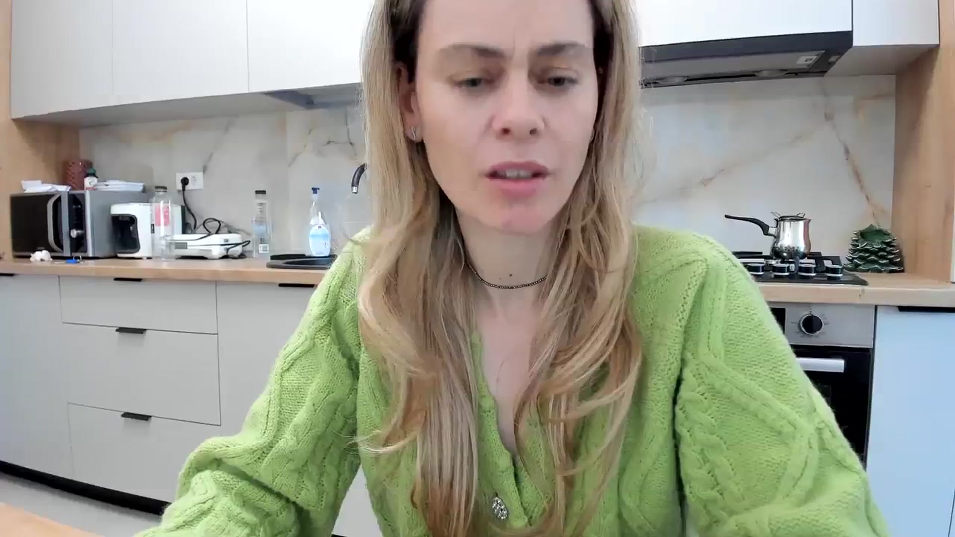 Gallery image thumbnail from DebbyPaige's myfreecams stream on, 02/21/2024, 16:06 image 3 of 20
