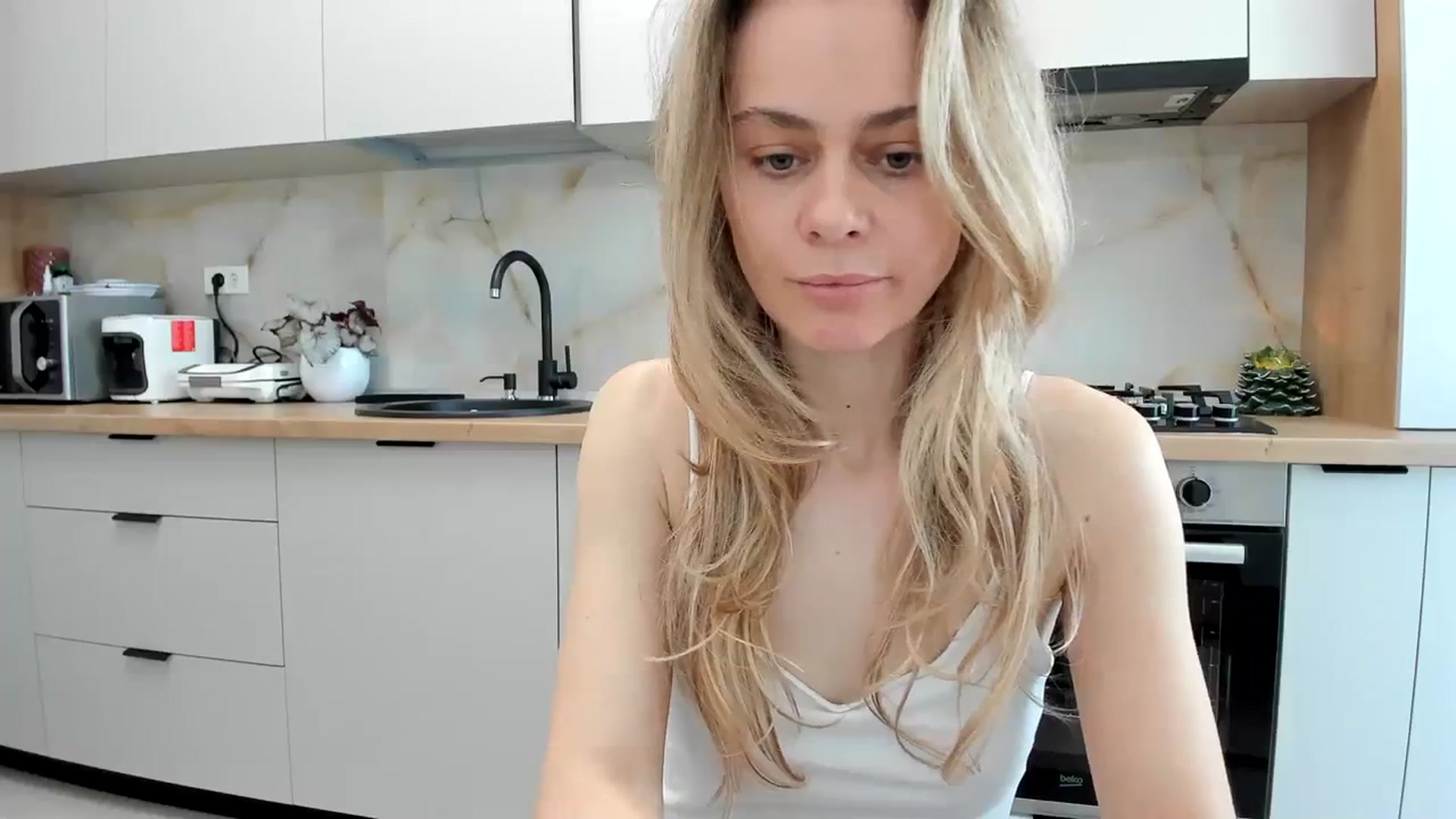 Gallery image thumbnail from DebbyPaige's myfreecams stream on, 02/22/2024, 12:50 image 8 of 20