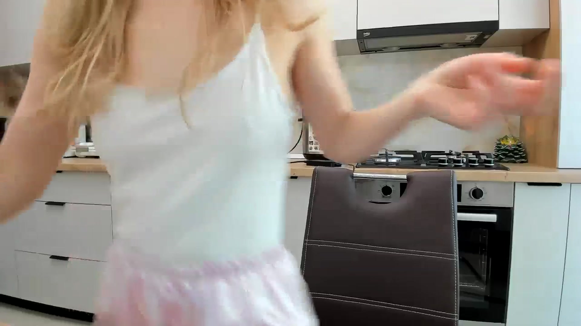 Gallery image thumbnail from DebbyPaige's myfreecams stream on, 02/22/2024, 12:50 image 6 of 20