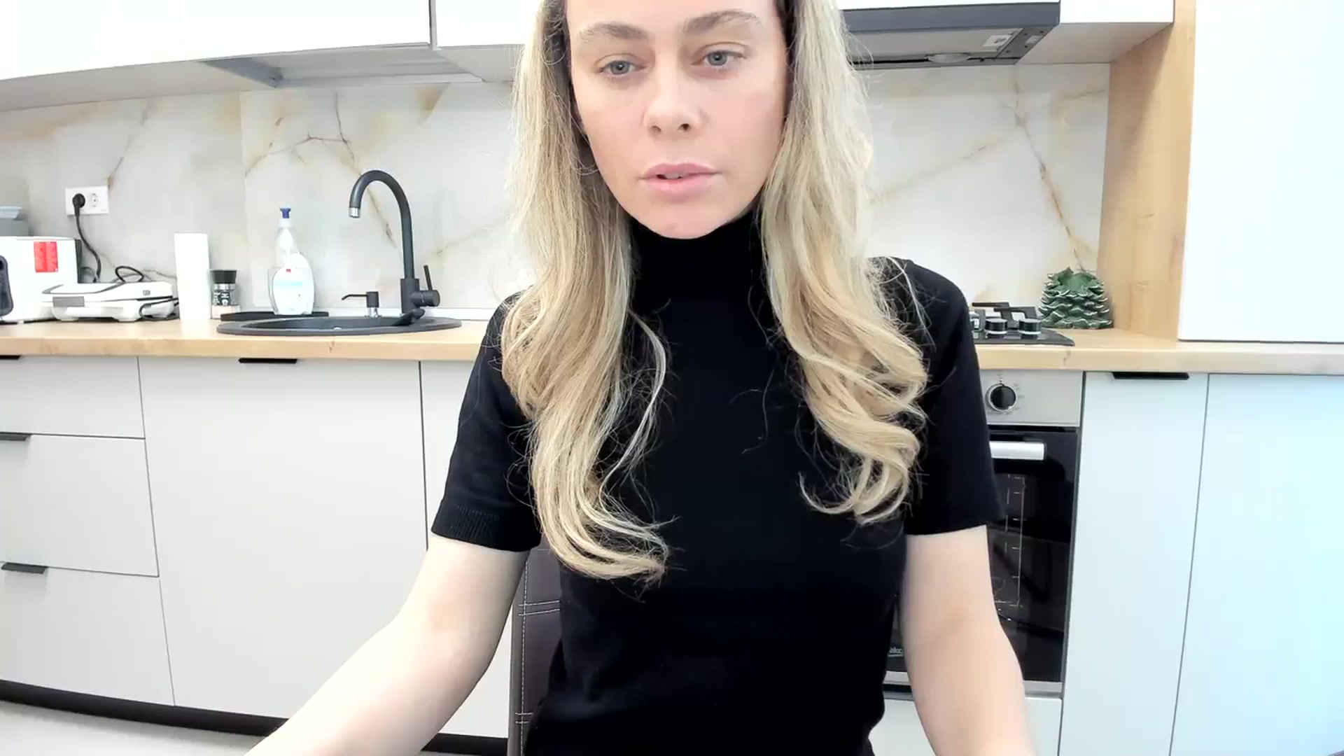 Gallery image thumbnail from DebbyPaige's myfreecams stream on, 02/23/2024, 16:17 image 4 of 20