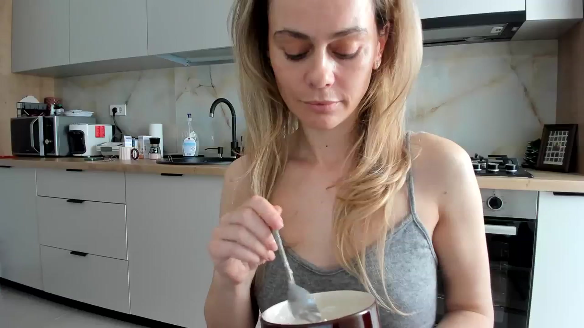 Gallery image thumbnail from DebbyPaige's myfreecams stream on, 02/26/2024, 12:34 image 3 of 20