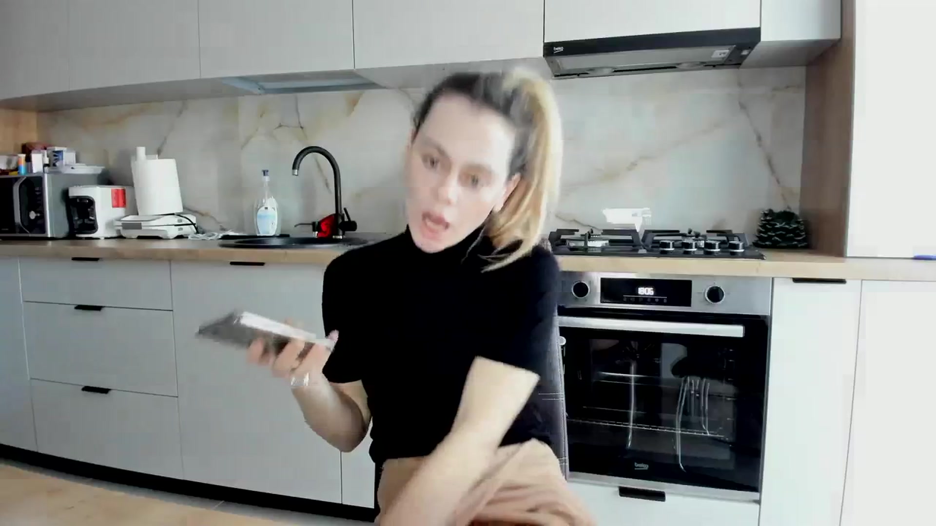 Gallery image thumbnail from DebbyPaige's myfreecams stream on, 02/28/2024, 15:17 image 13 of 20