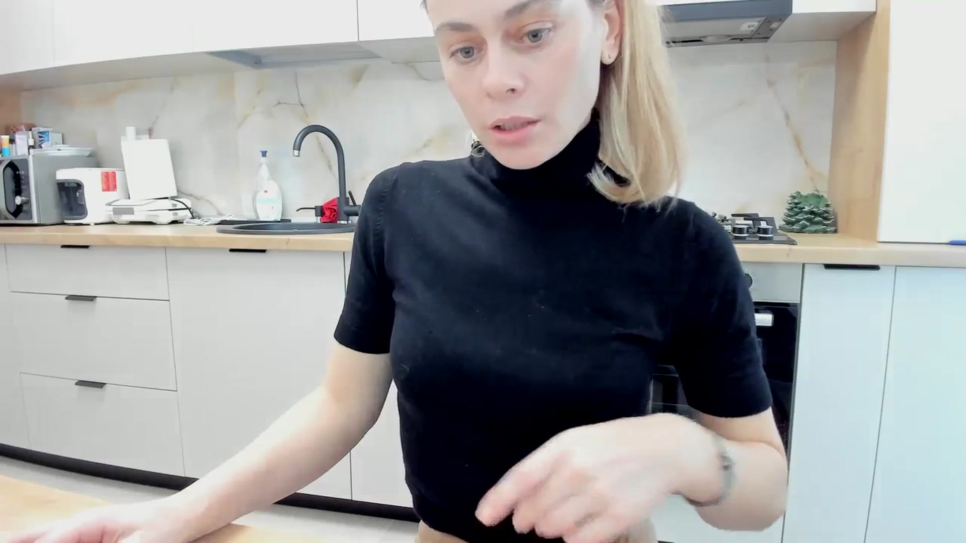 Gallery image thumbnail from DebbyPaige's myfreecams stream on, 02/28/2024, 15:17 image 4 of 20