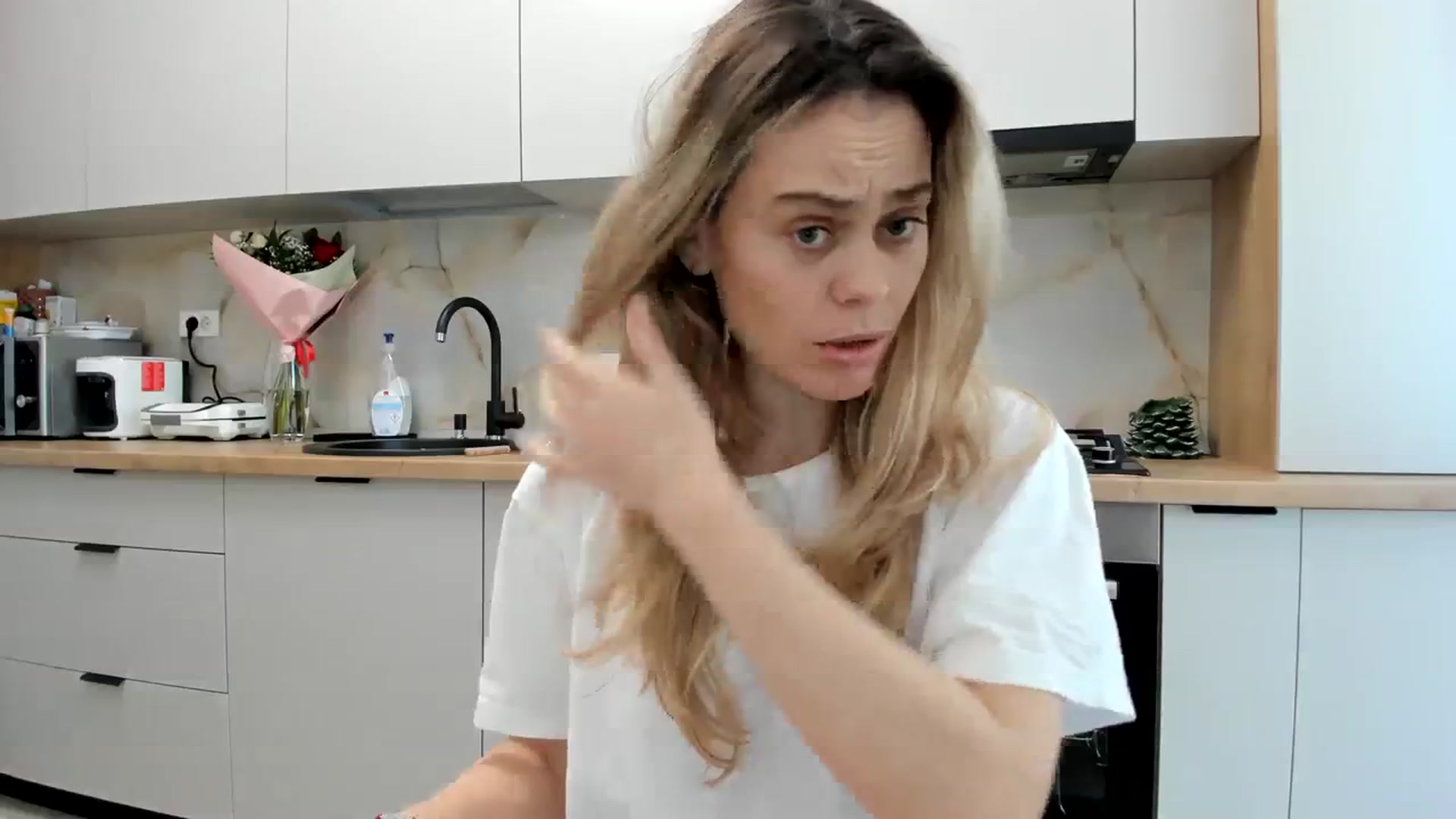 Gallery image thumbnail from DebbyPaige's myfreecams stream on, 03/04/2024, 15:33 image 6 of 20