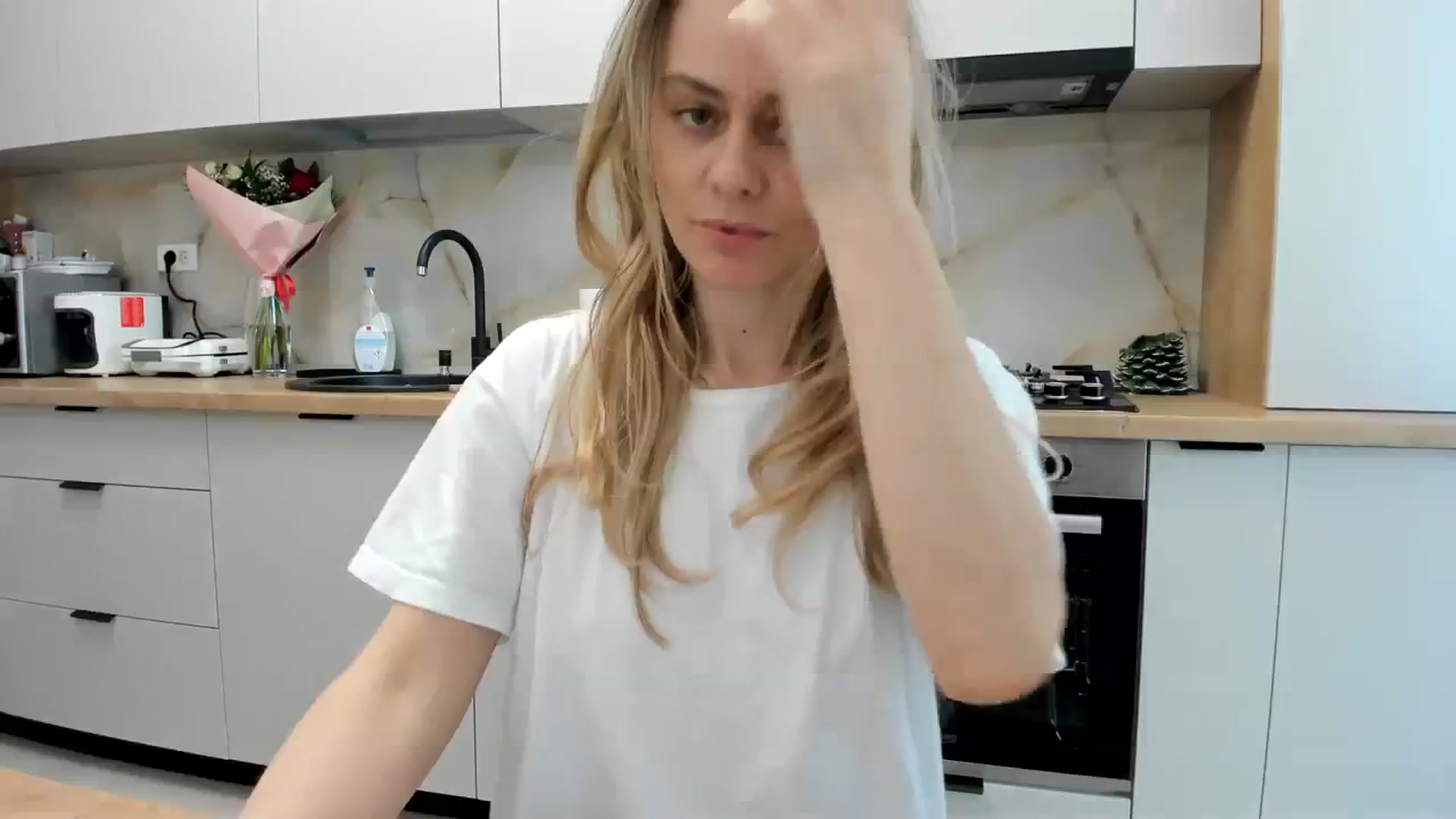 Gallery image thumbnail from DebbyPaige's myfreecams stream on, 03/04/2024, 15:33 image 15 of 20